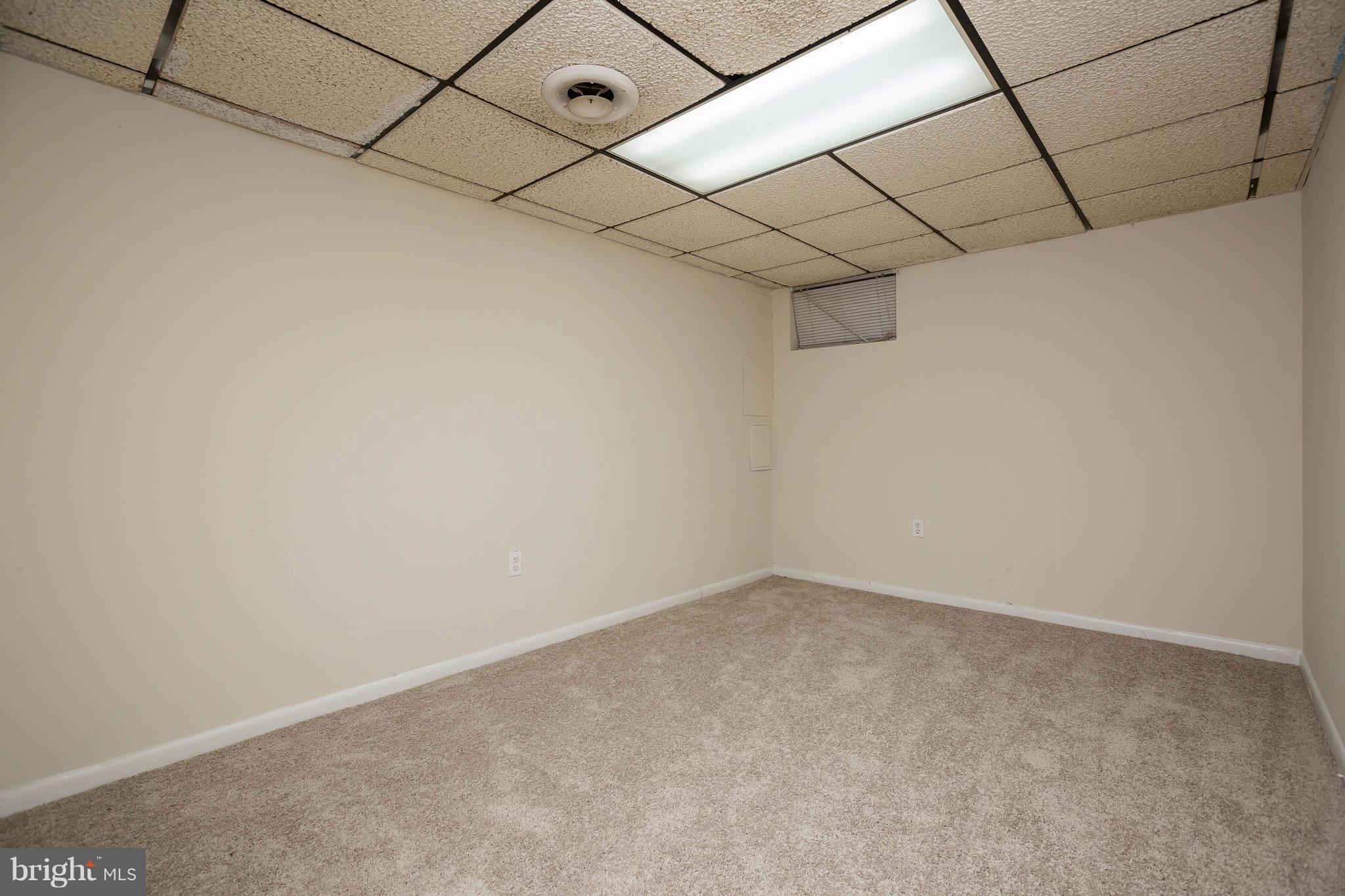 WHISKEY BOTTOM - Residential