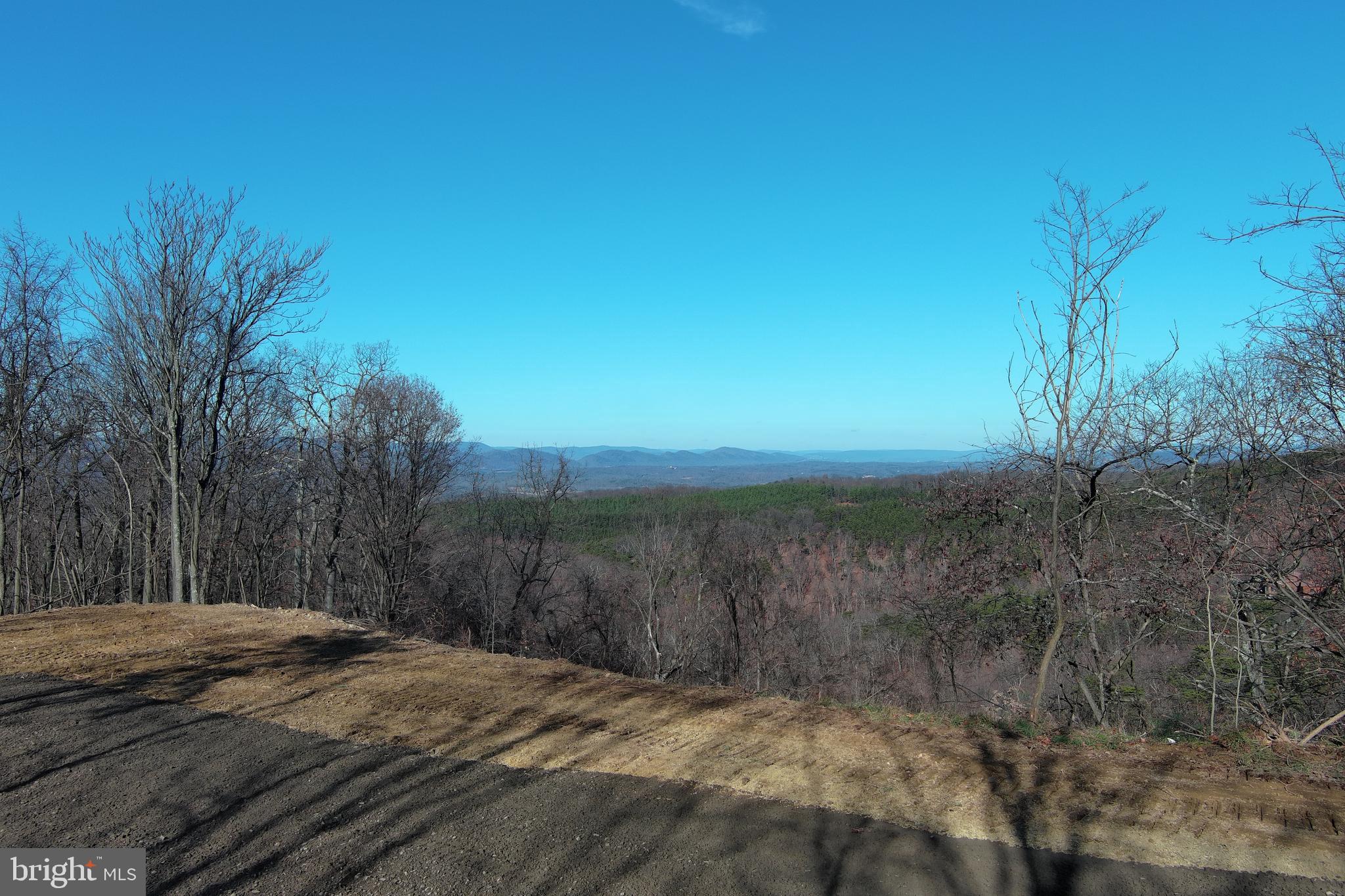 BLUFFS ON THE POTOMAC - Land