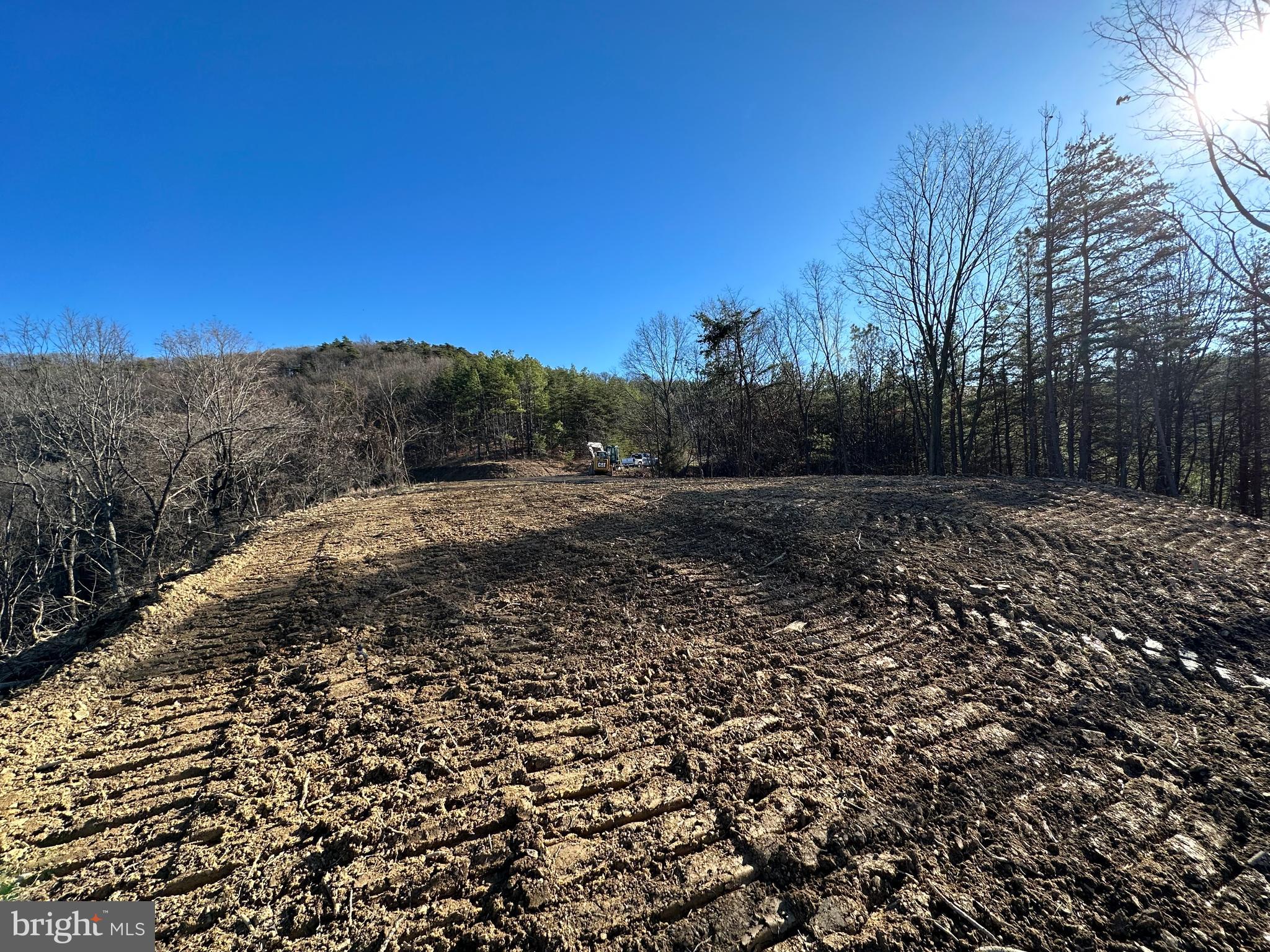 BLUFFS ON THE POTOMAC - Land