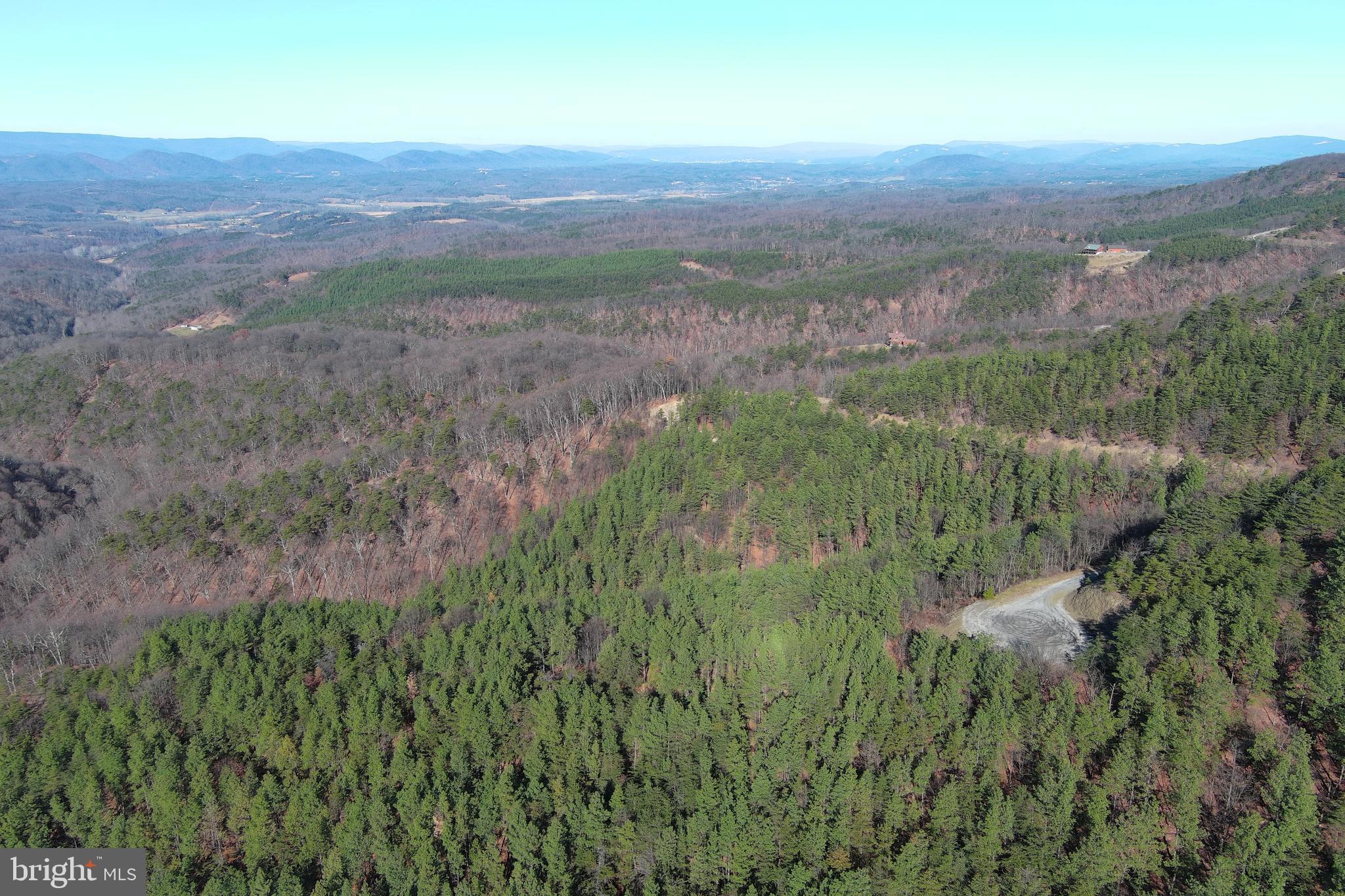 BLUFFS ON THE POTOMAC - Land