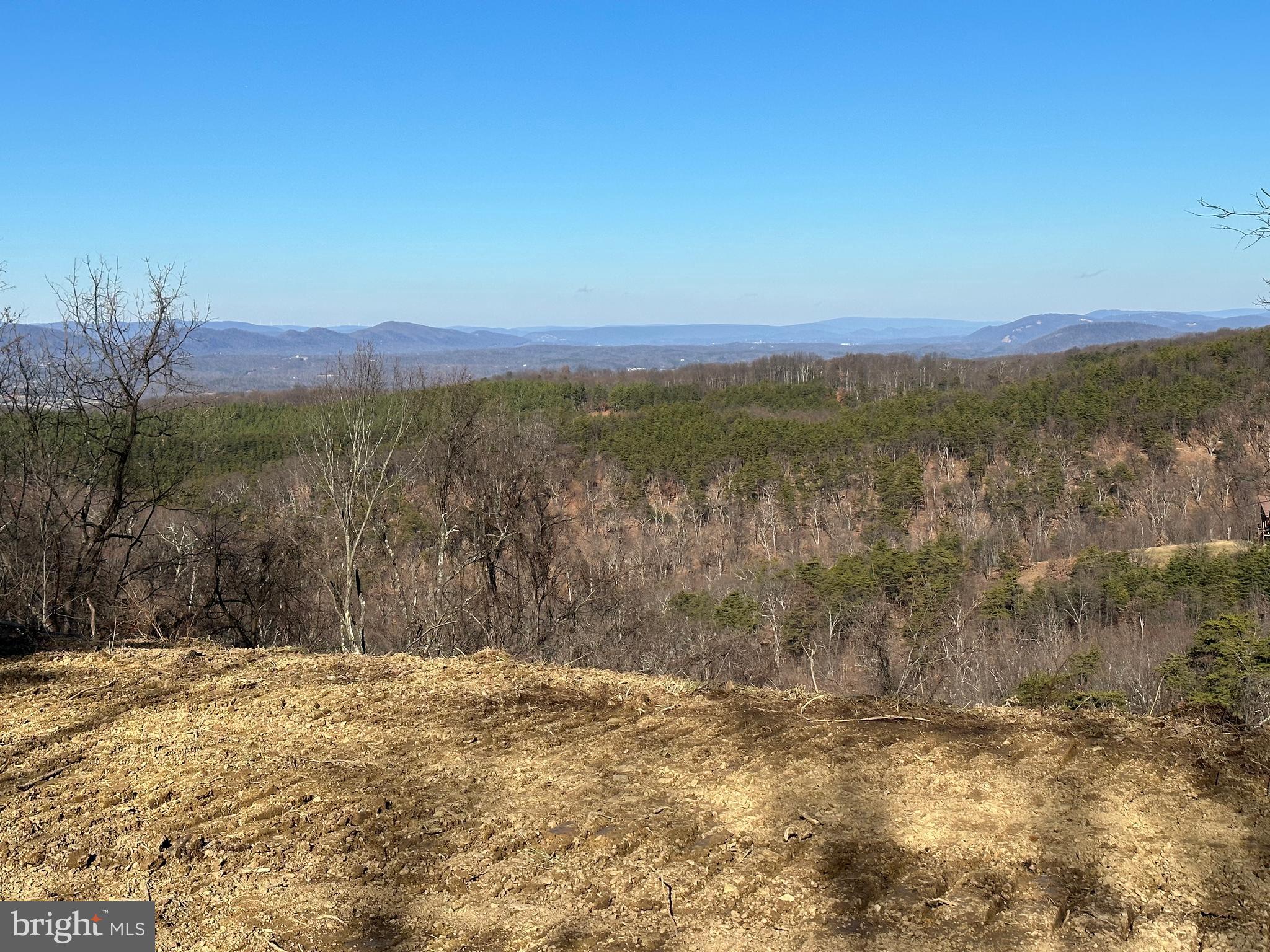 BLUFFS ON THE POTOMAC - Land