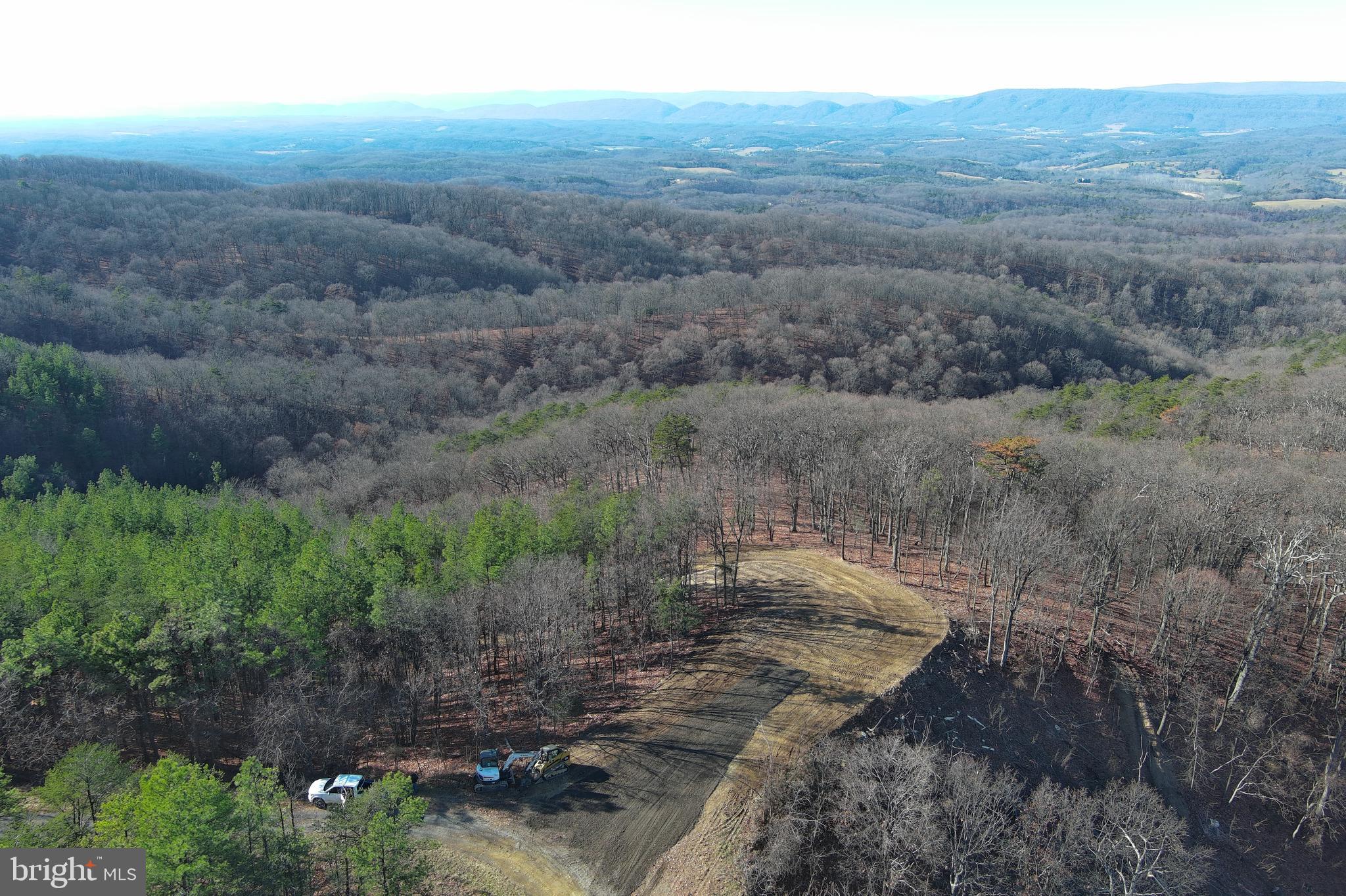 BLUFFS ON THE POTOMAC - Land