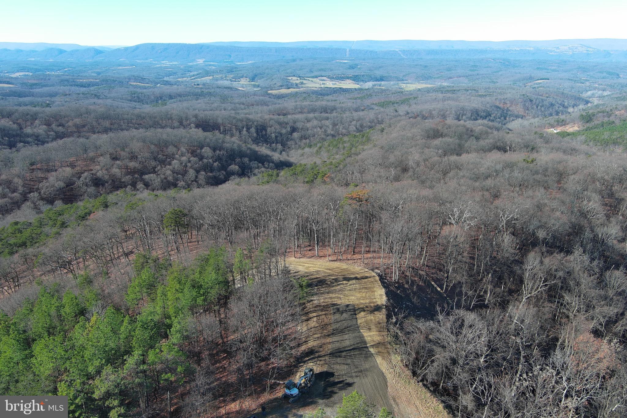 BLUFFS ON THE POTOMAC - Land