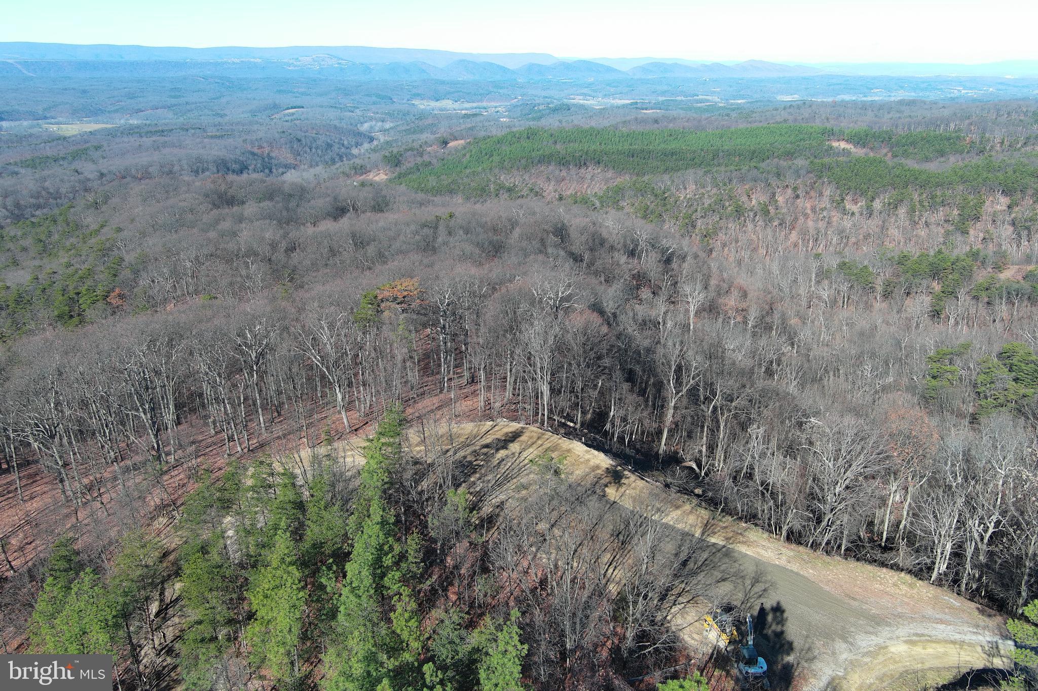 BLUFFS ON THE POTOMAC - Land