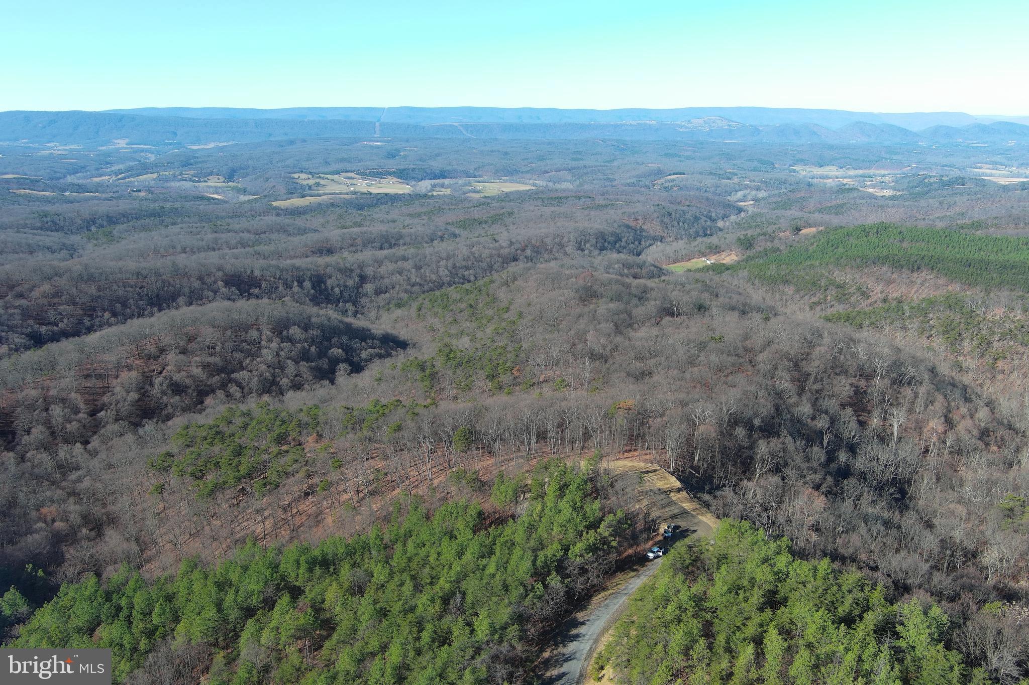 BLUFFS ON THE POTOMAC - Land
