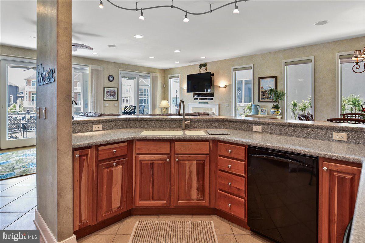 HERON HARBOUR - Residential