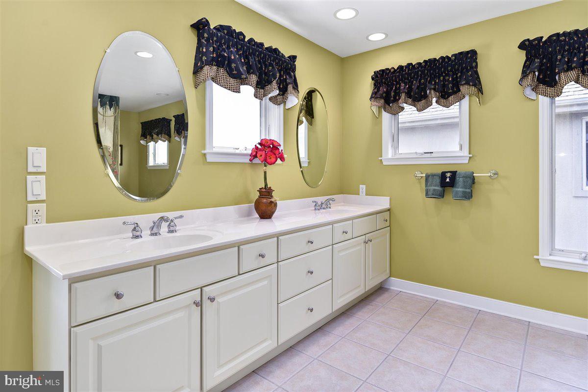 HERON HARBOUR - Residential