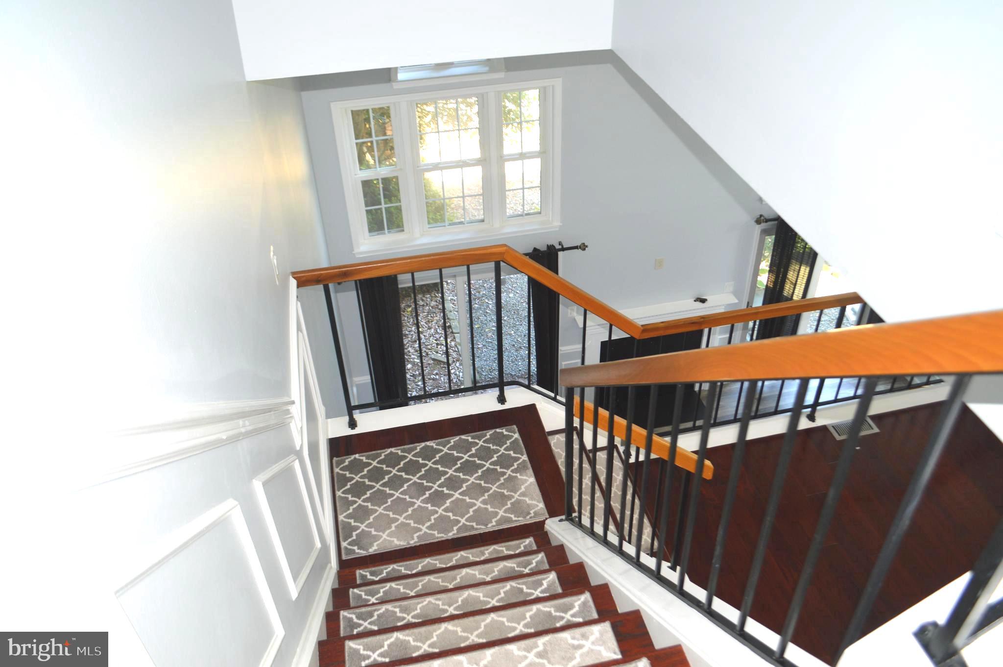 MONTGOMERY VILLAGE - Residential Lease