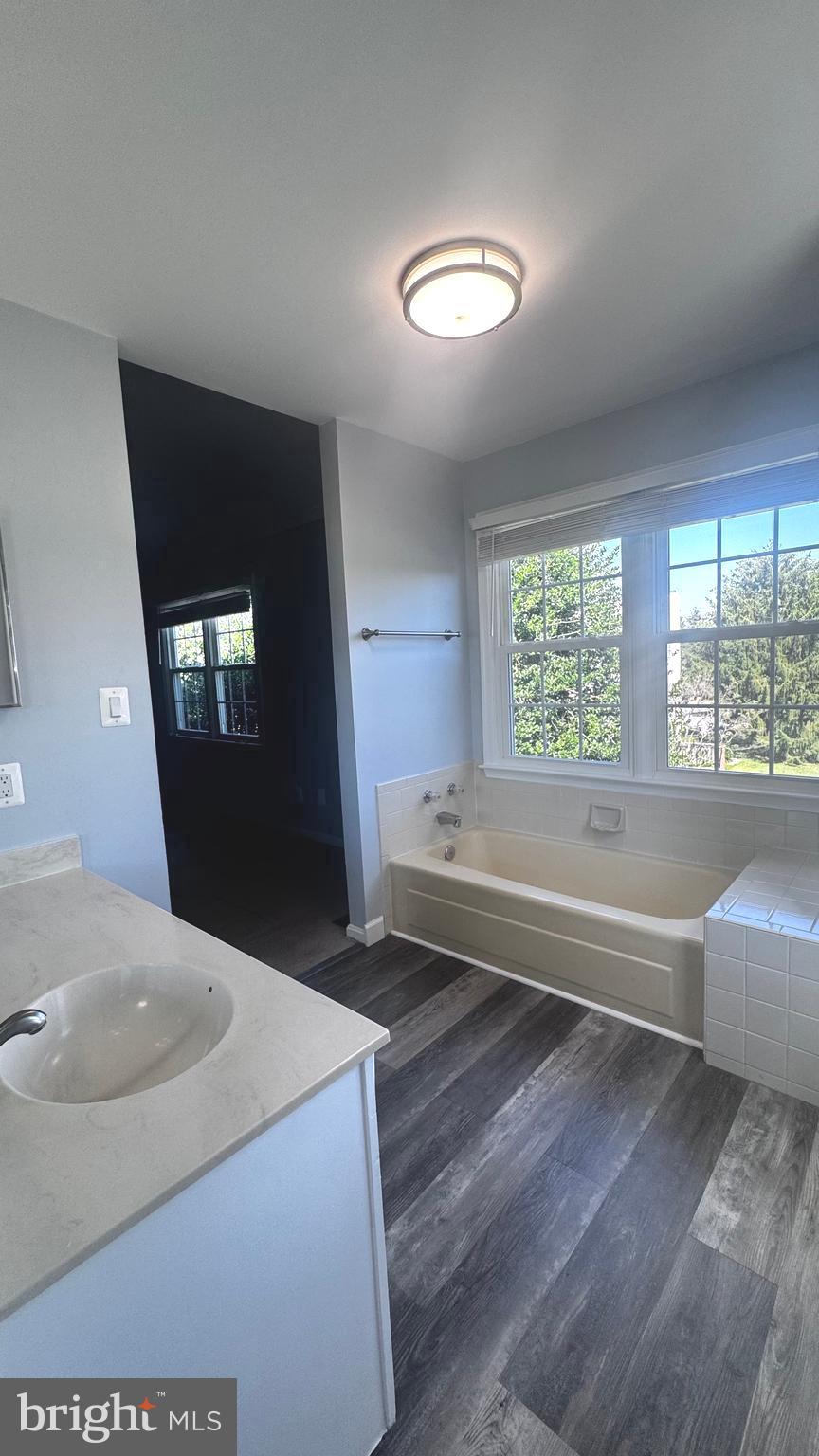 MONTGOMERY VILLAGE - Residential Lease