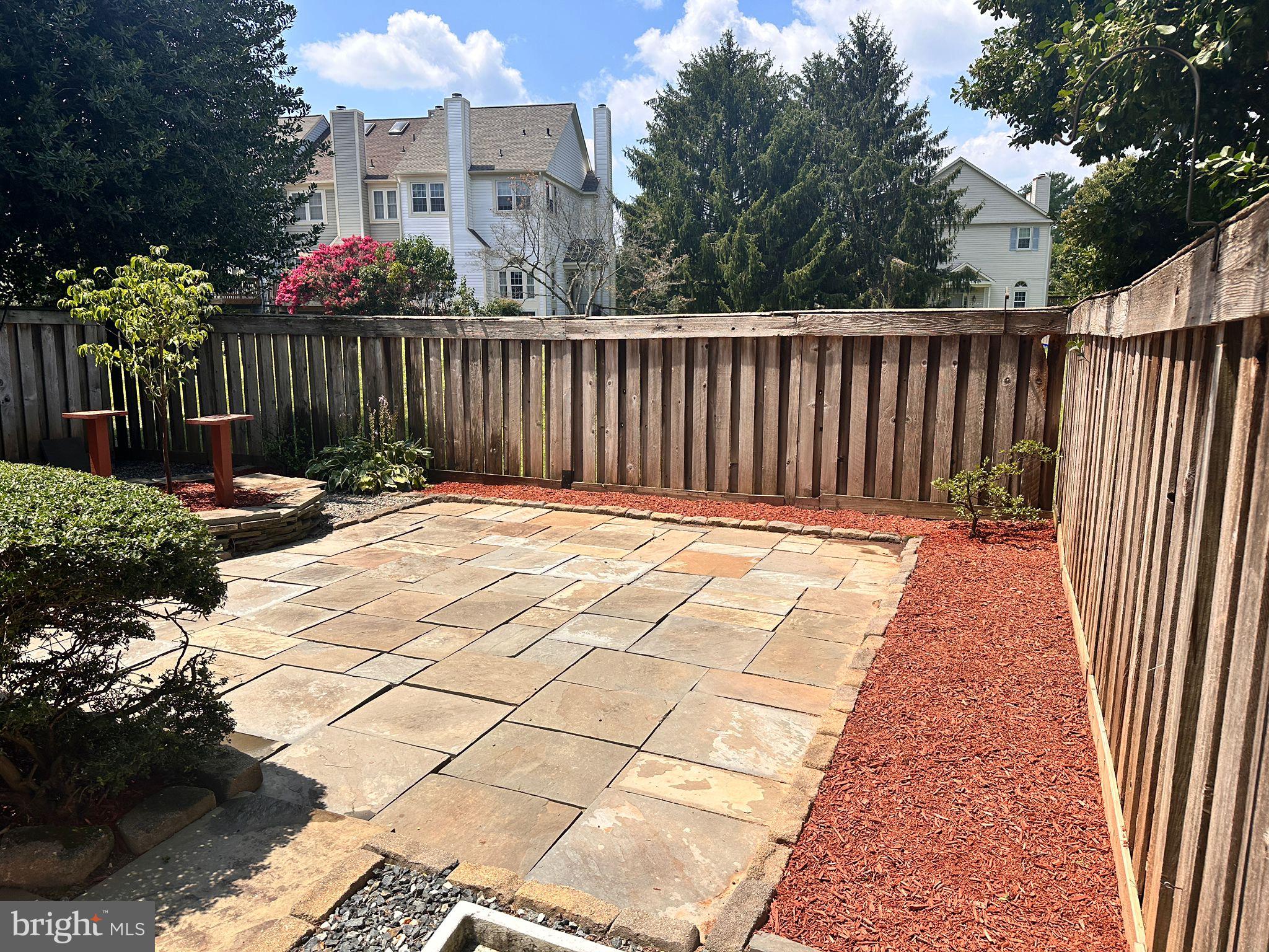 MONTGOMERY VILLAGE - Residential Lease