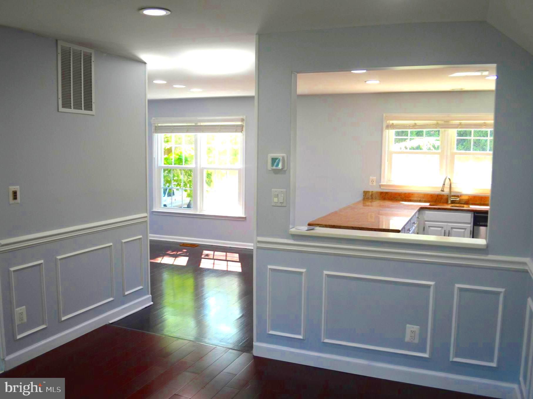 MONTGOMERY VILLAGE - Residential Lease