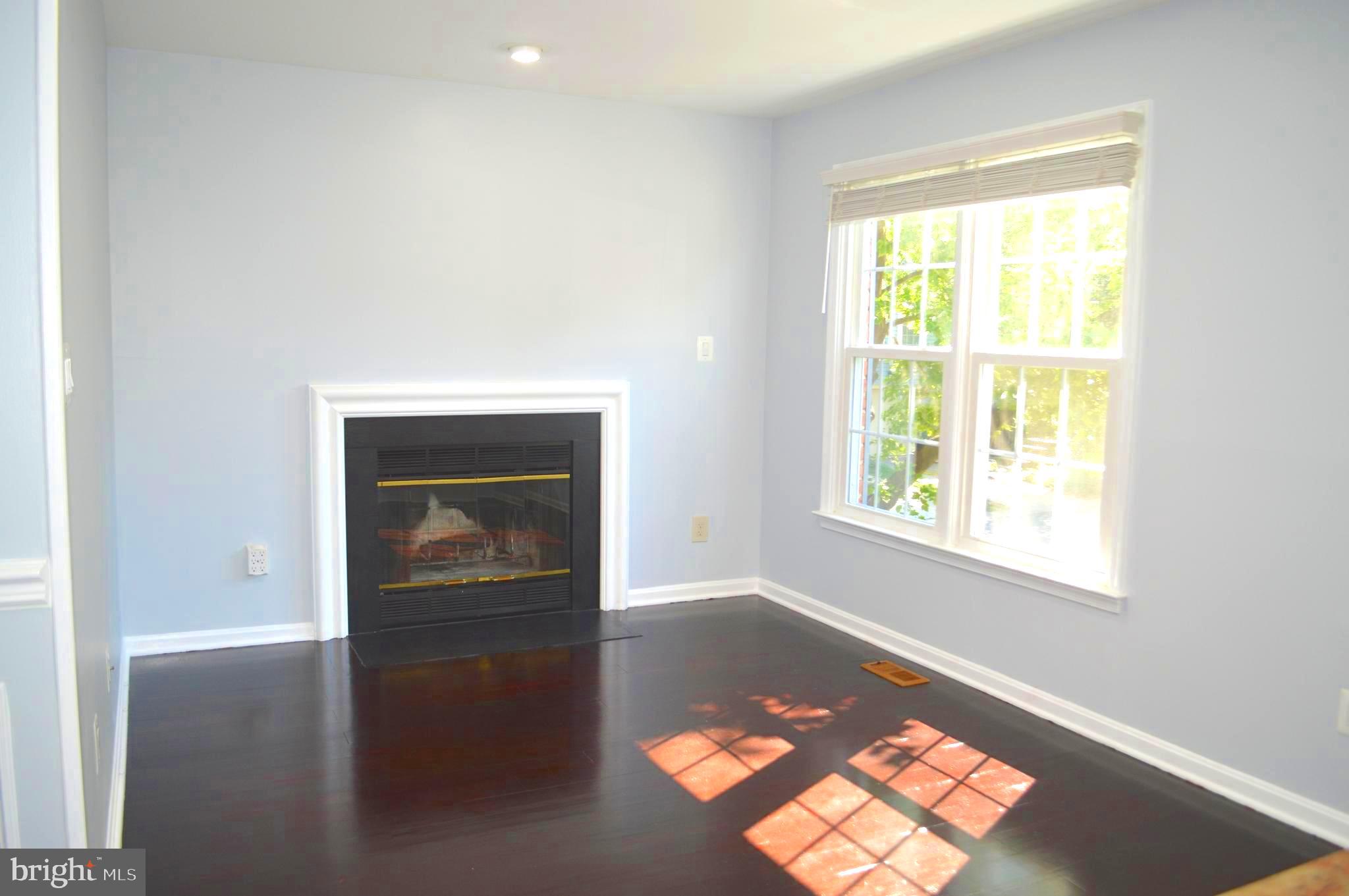 MONTGOMERY VILLAGE - Residential Lease