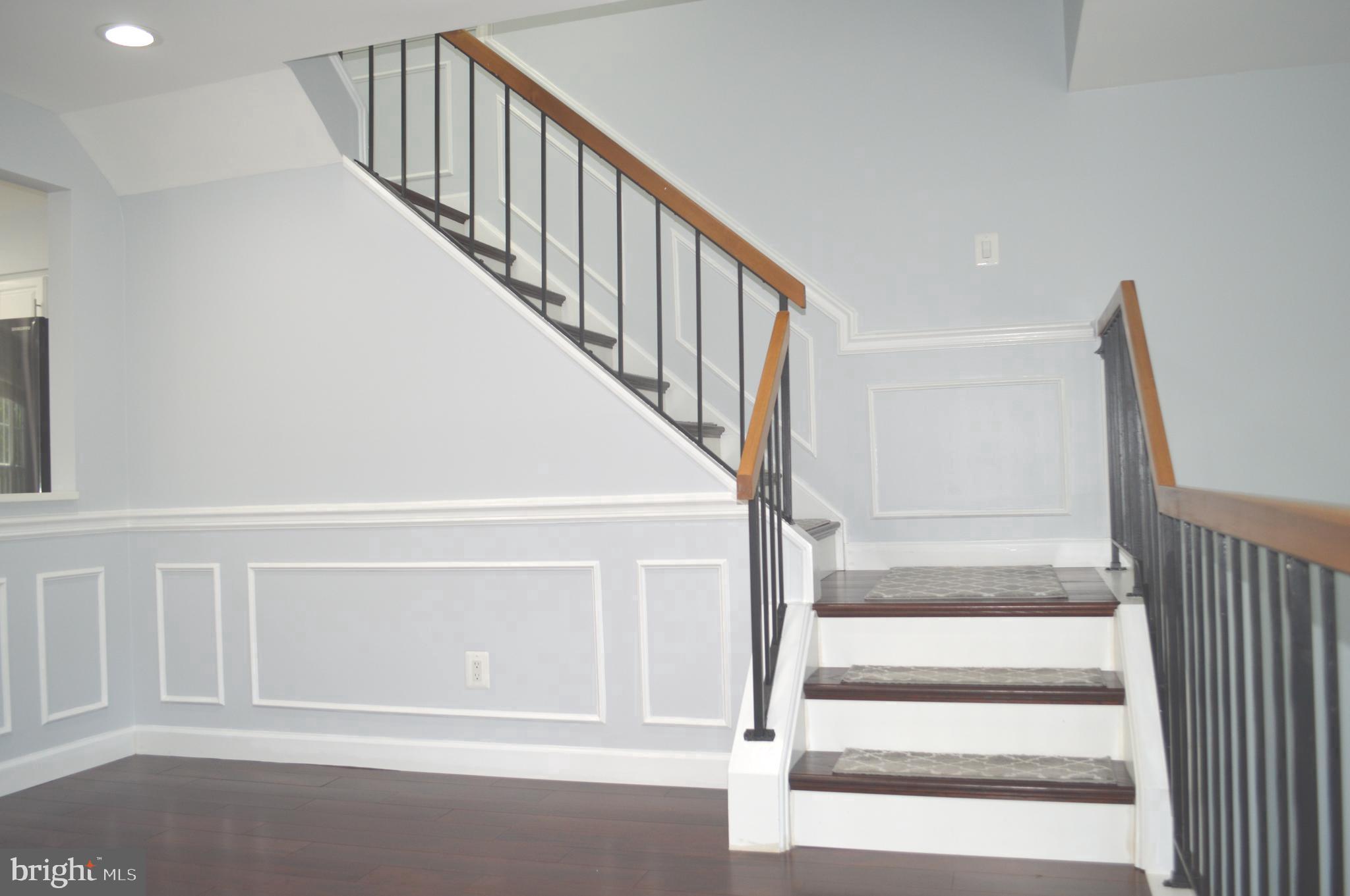 MONTGOMERY VILLAGE - Residential Lease