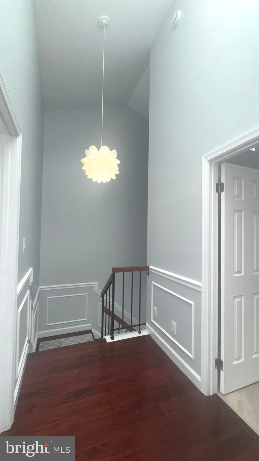 MONTGOMERY VILLAGE - Residential Lease