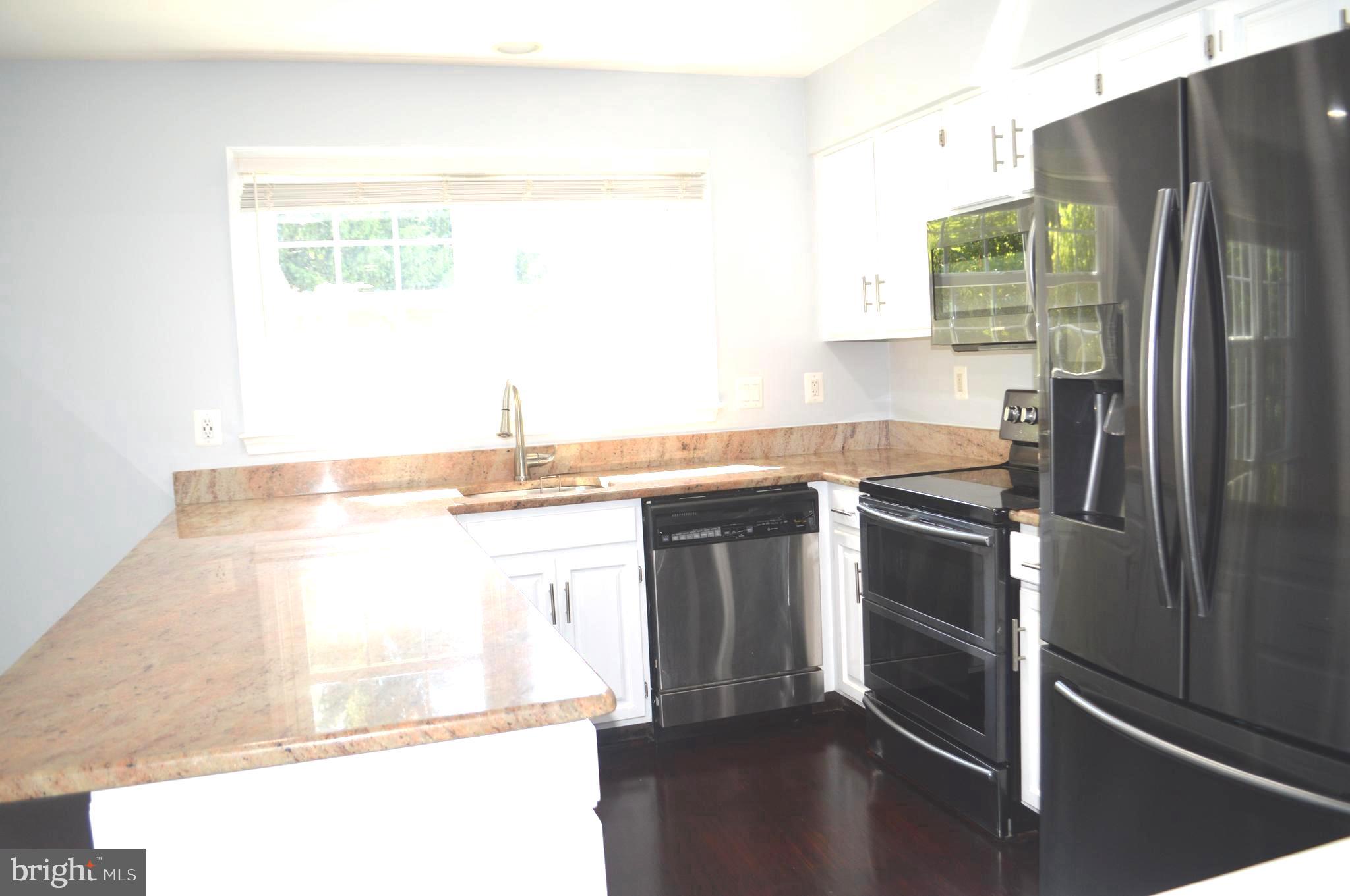 MONTGOMERY VILLAGE - Residential Lease