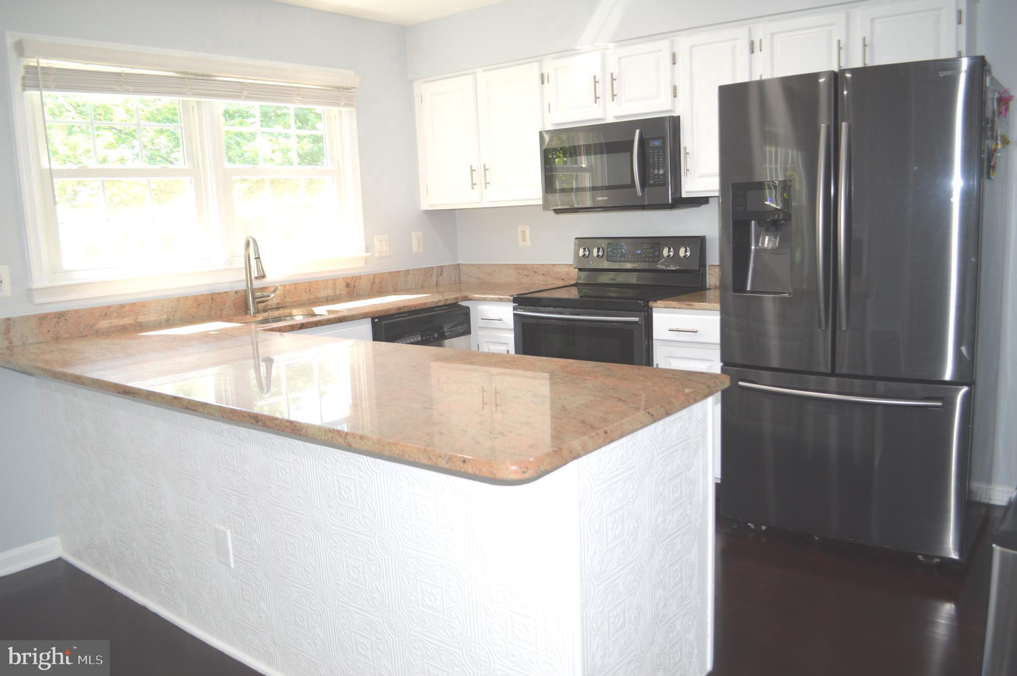 MONTGOMERY VILLAGE - Residential Lease