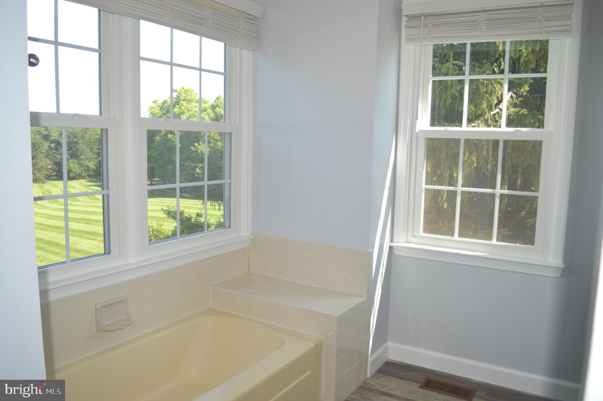 MONTGOMERY VILLAGE - Residential Lease