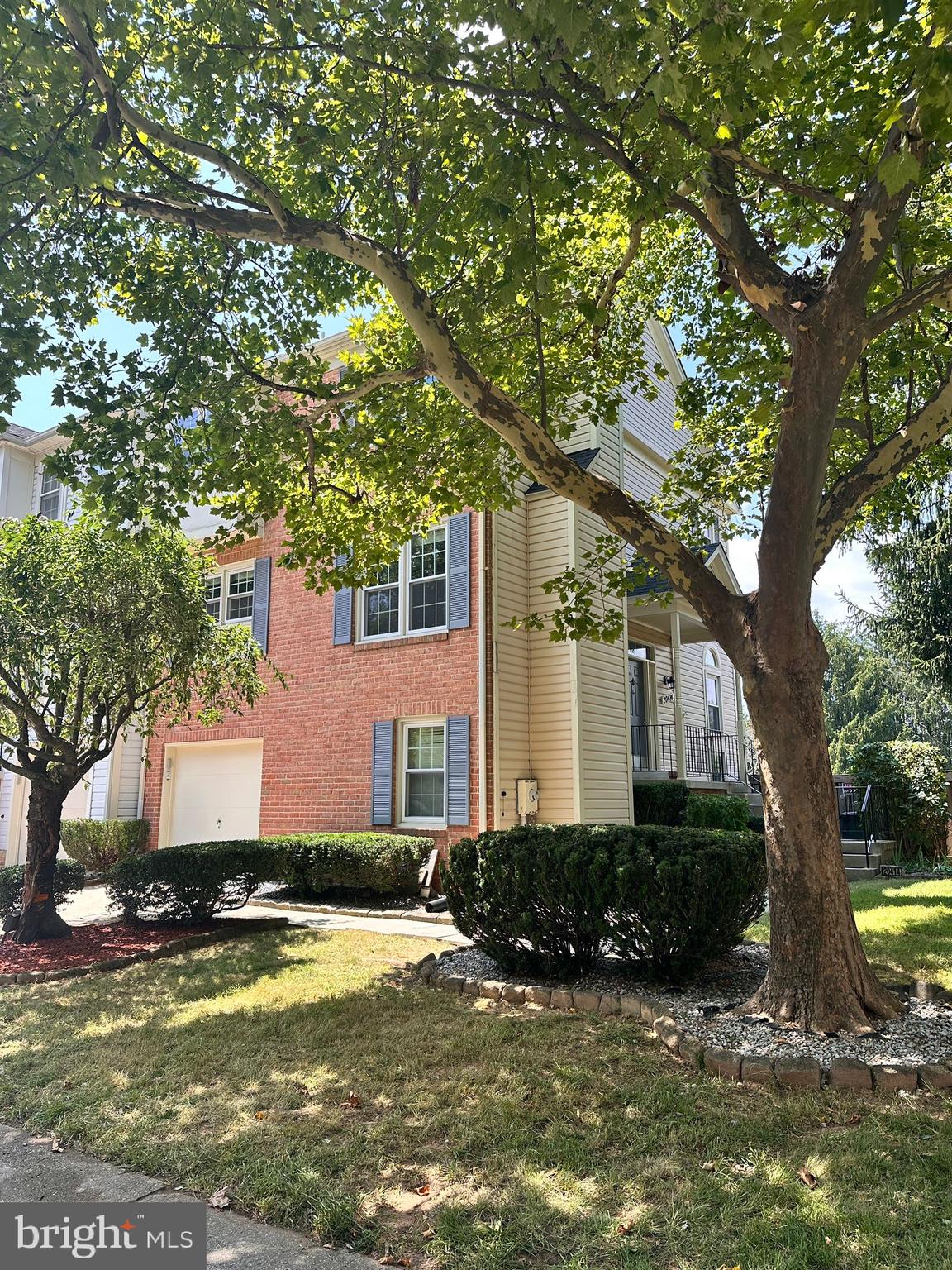 MONTGOMERY VILLAGE - Residential Lease