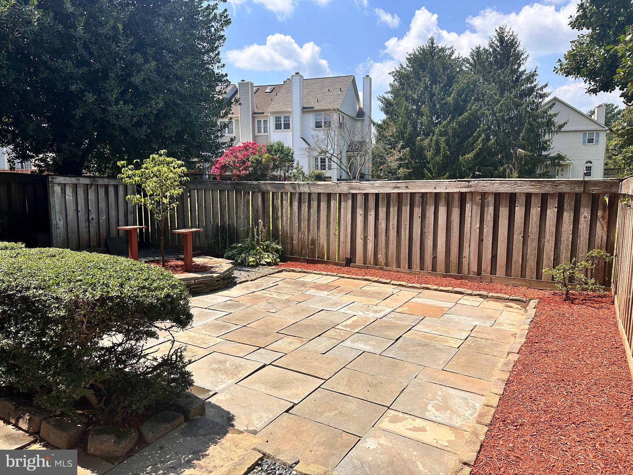 MONTGOMERY VILLAGE - Residential Lease