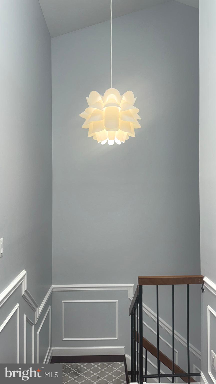 MONTGOMERY VILLAGE - Residential Lease