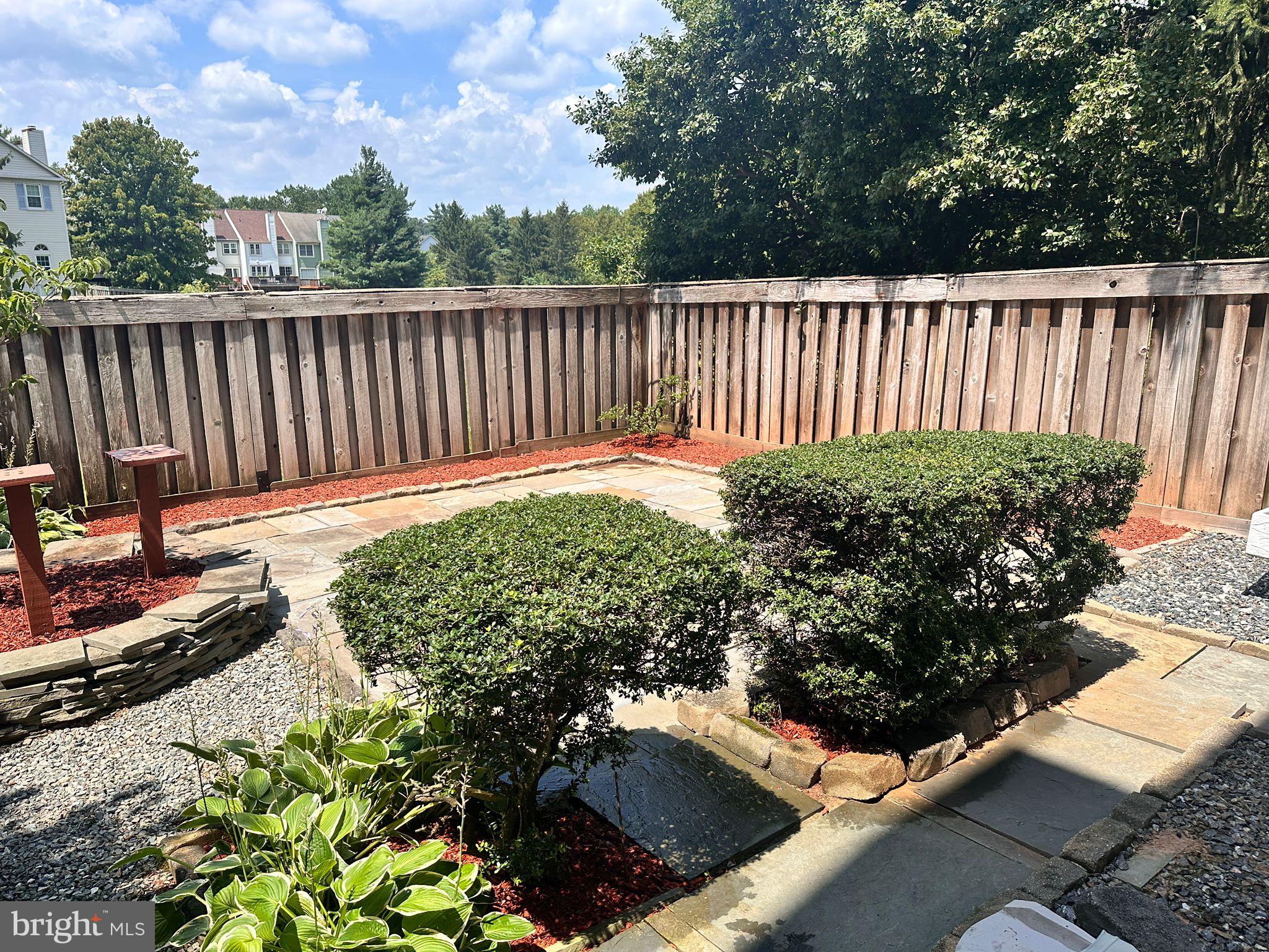 MONTGOMERY VILLAGE - Residential Lease