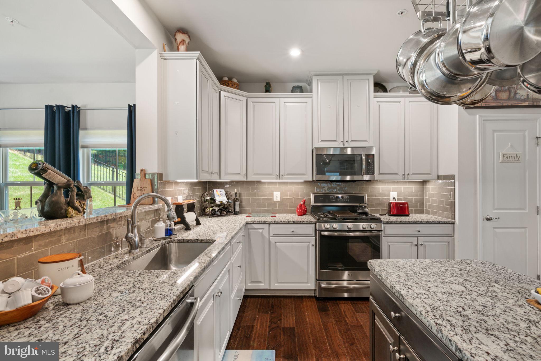 POTOMAC SHORES - Residential