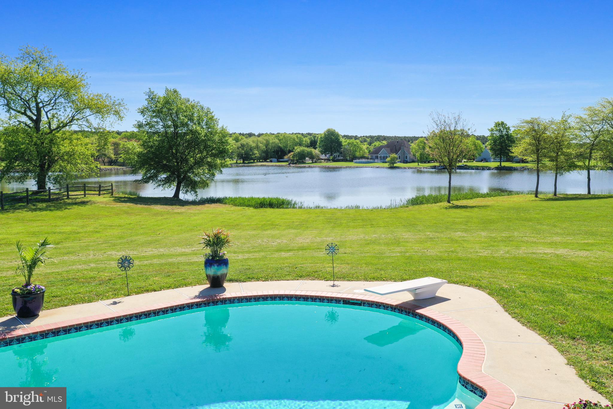 321 S LAKE DRIVE