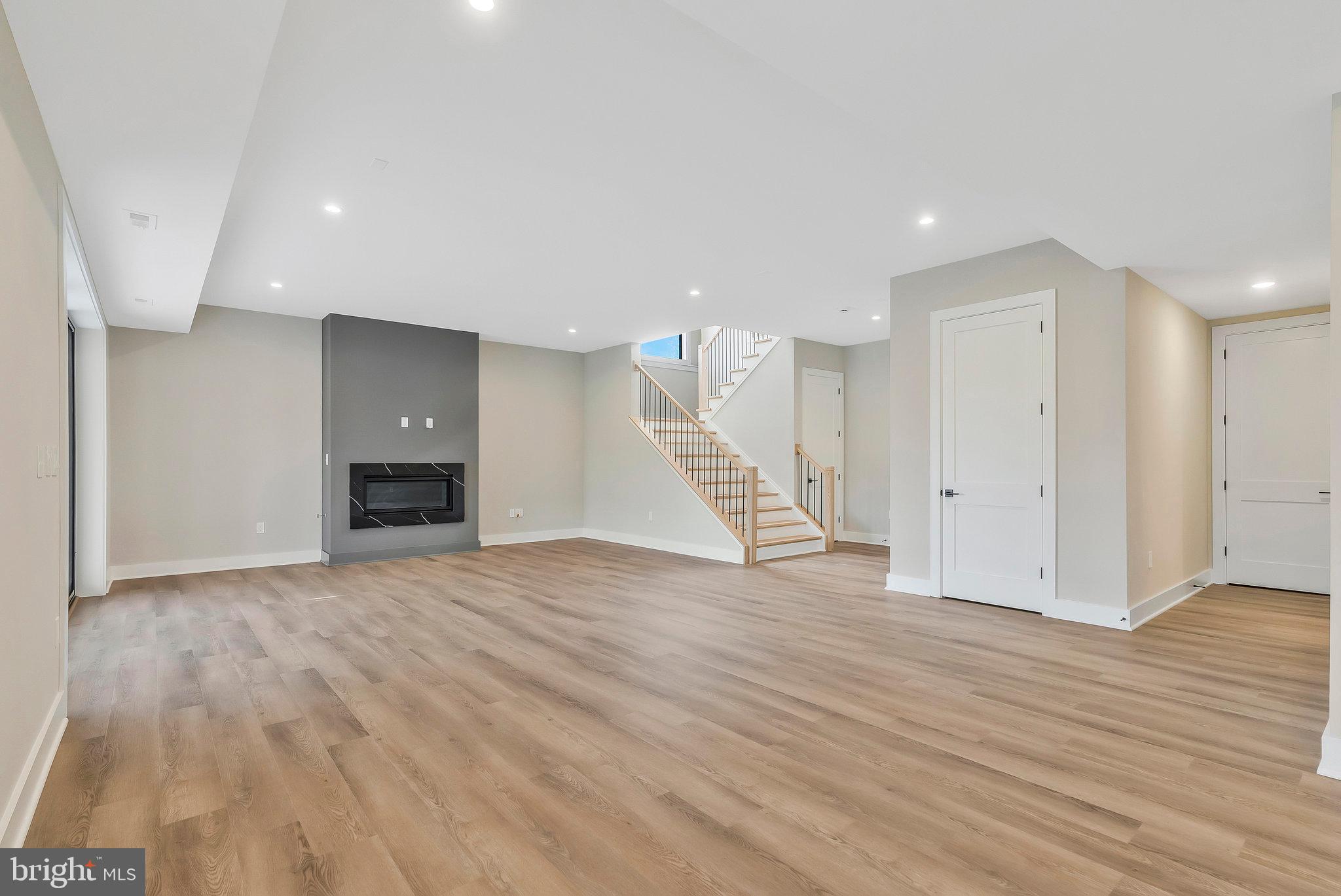 FOXHALL - Residential