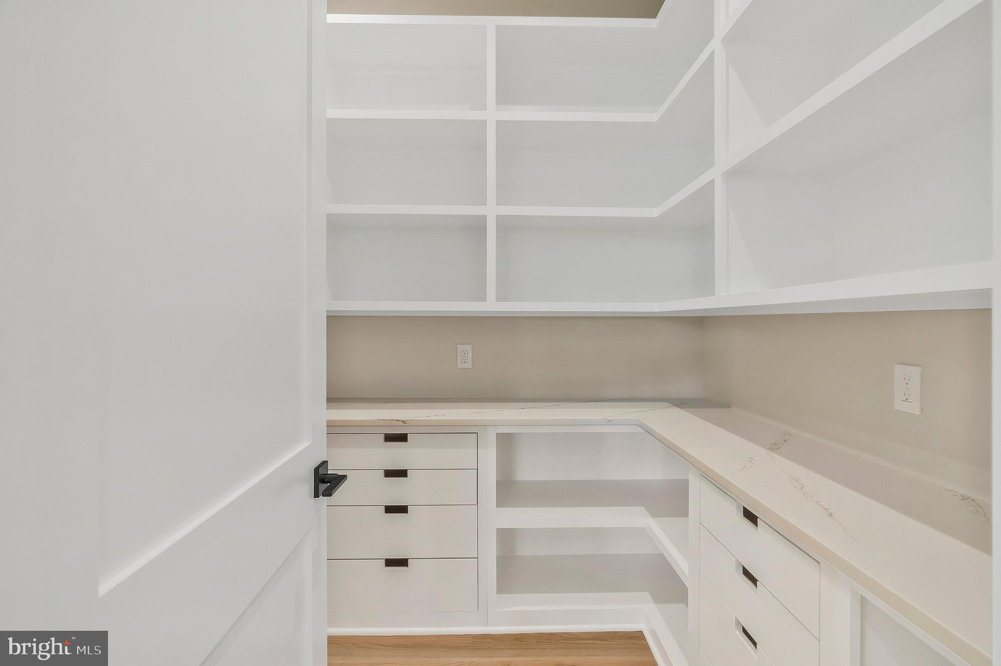 FOXHALL - Residential