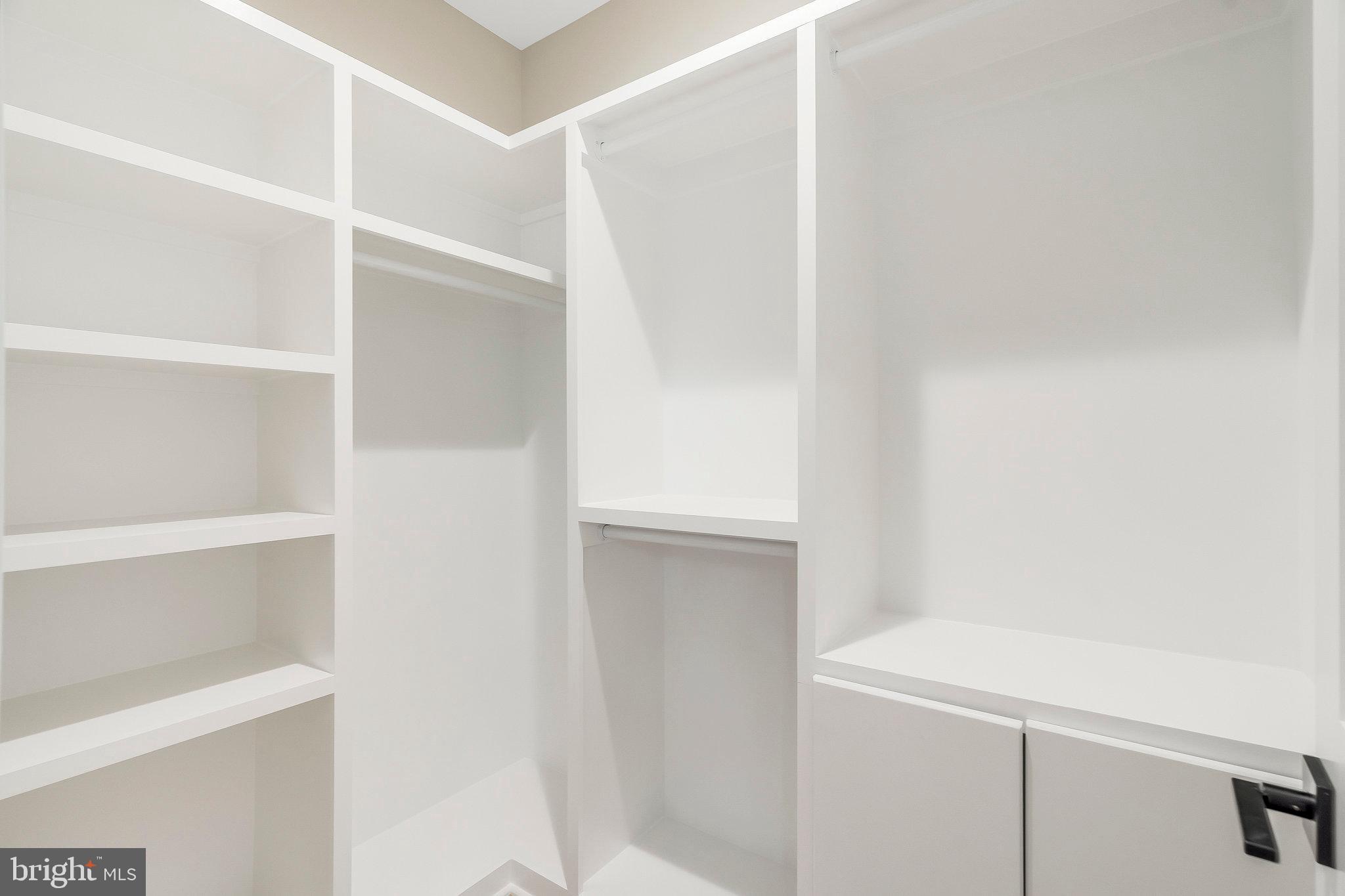 FOXHALL - Residential