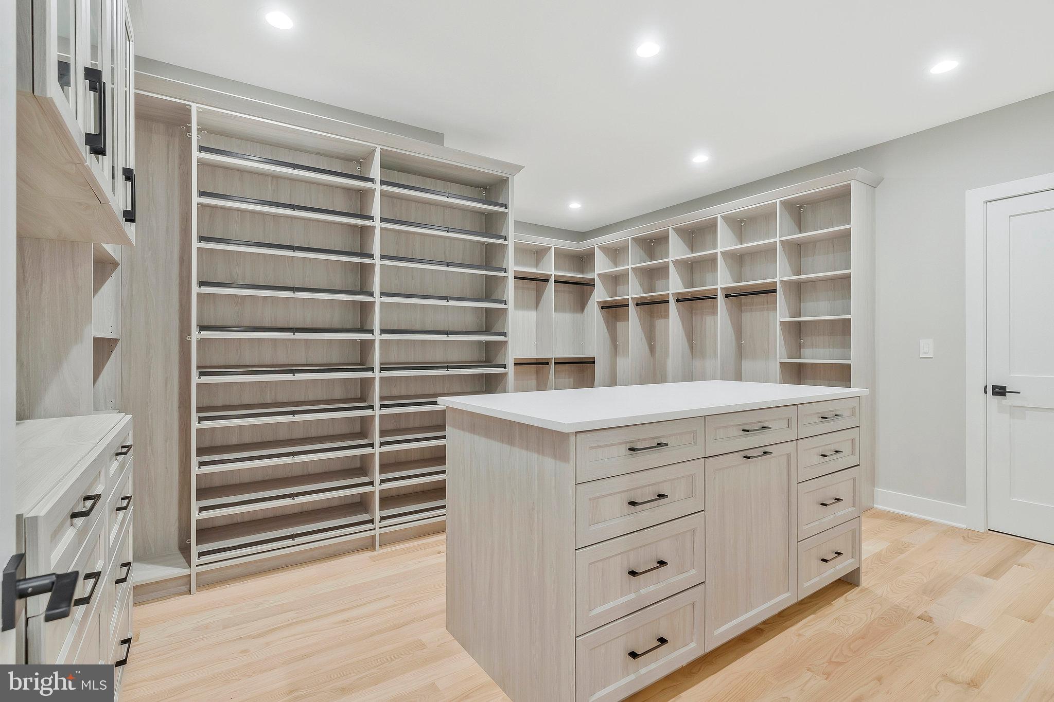 FOXHALL - Residential