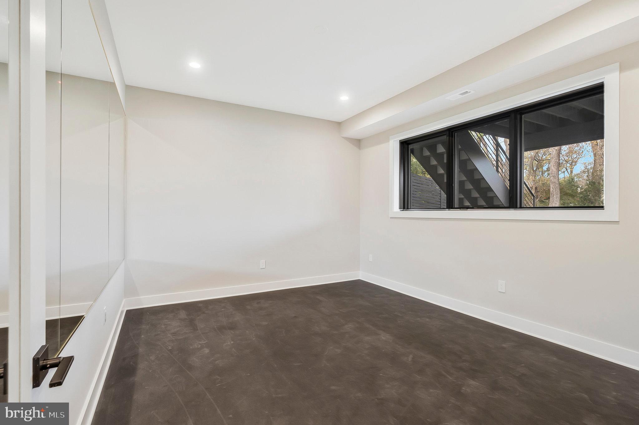 FOXHALL - Residential