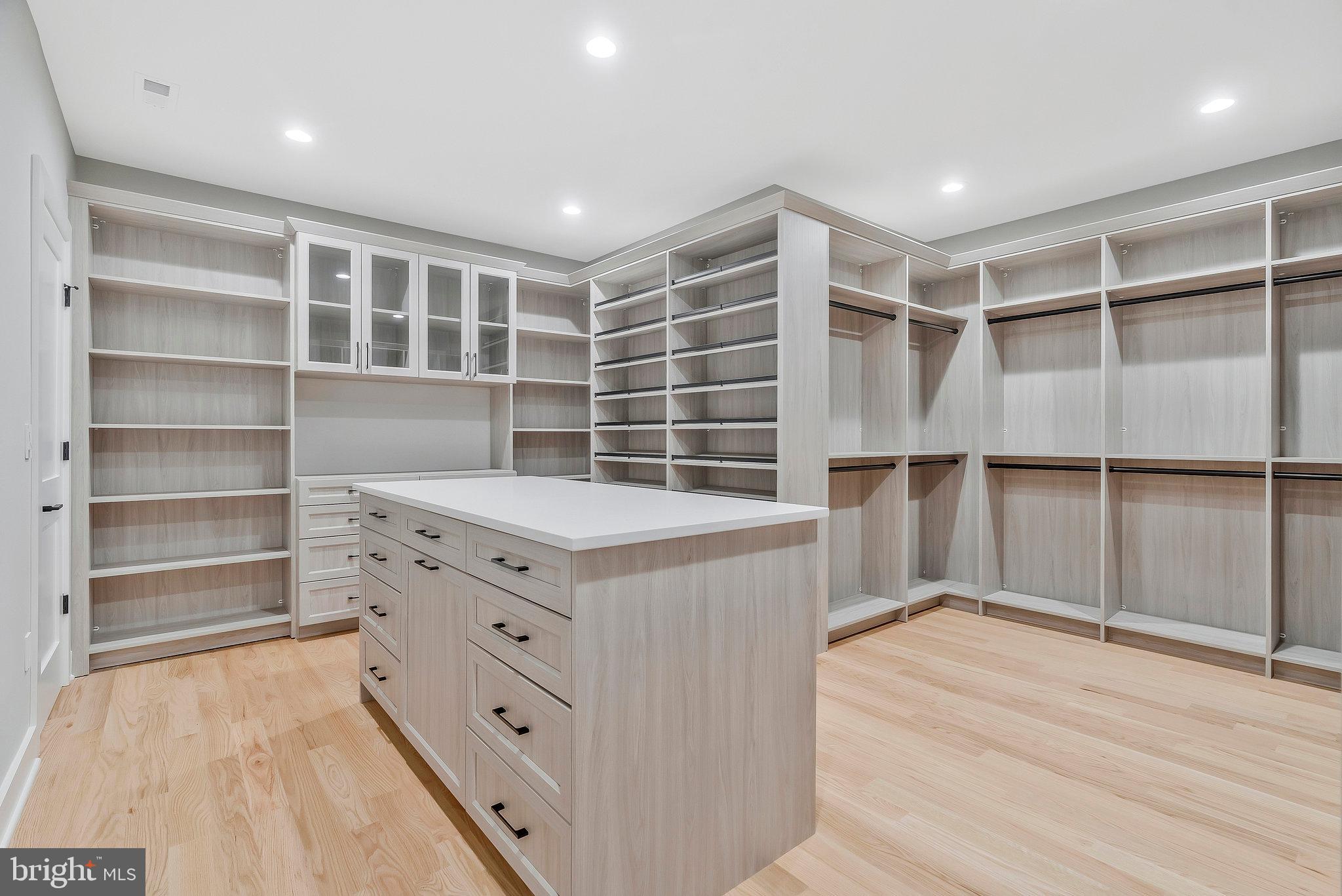 FOXHALL - Residential