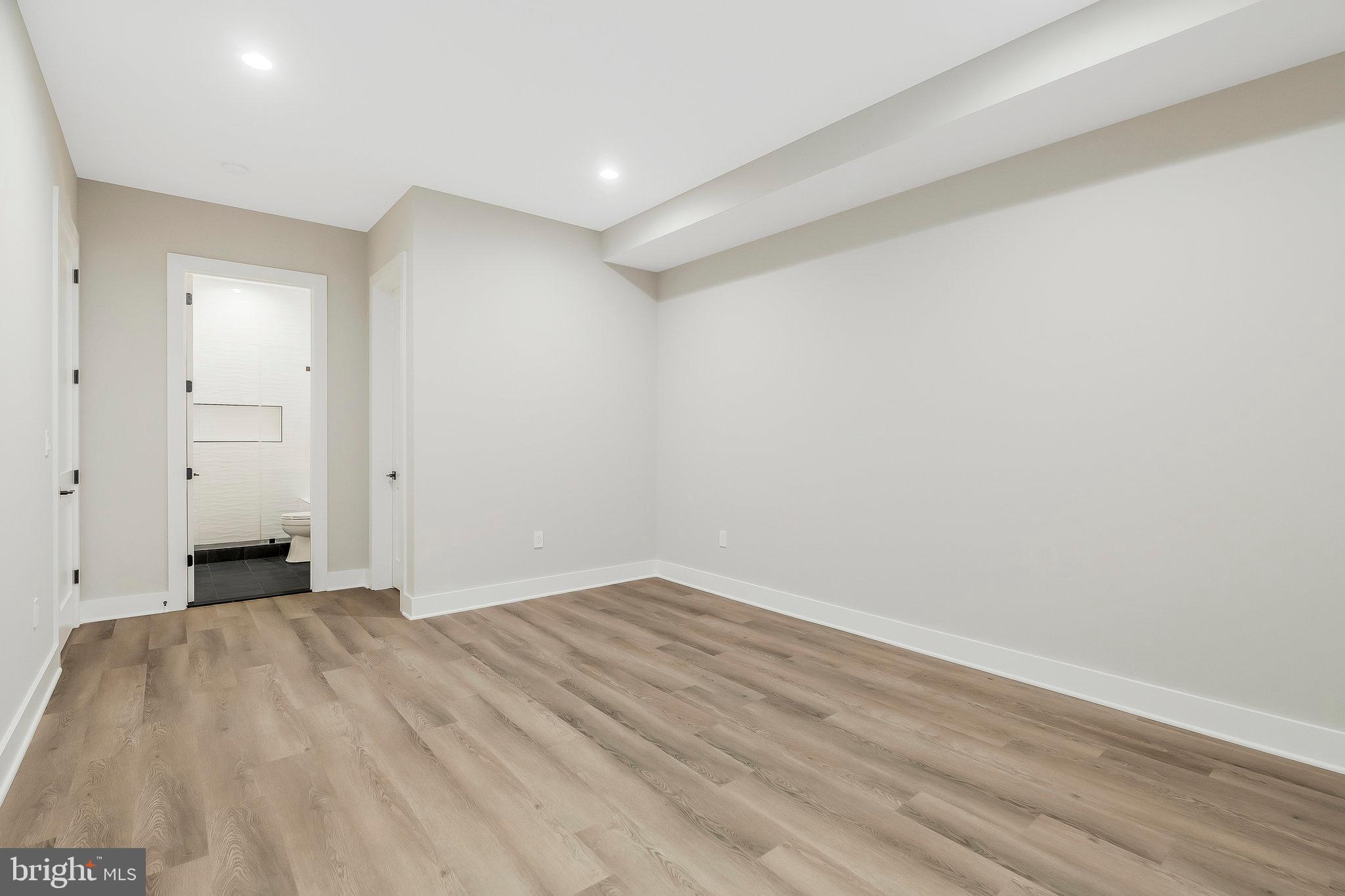 FOXHALL - Residential