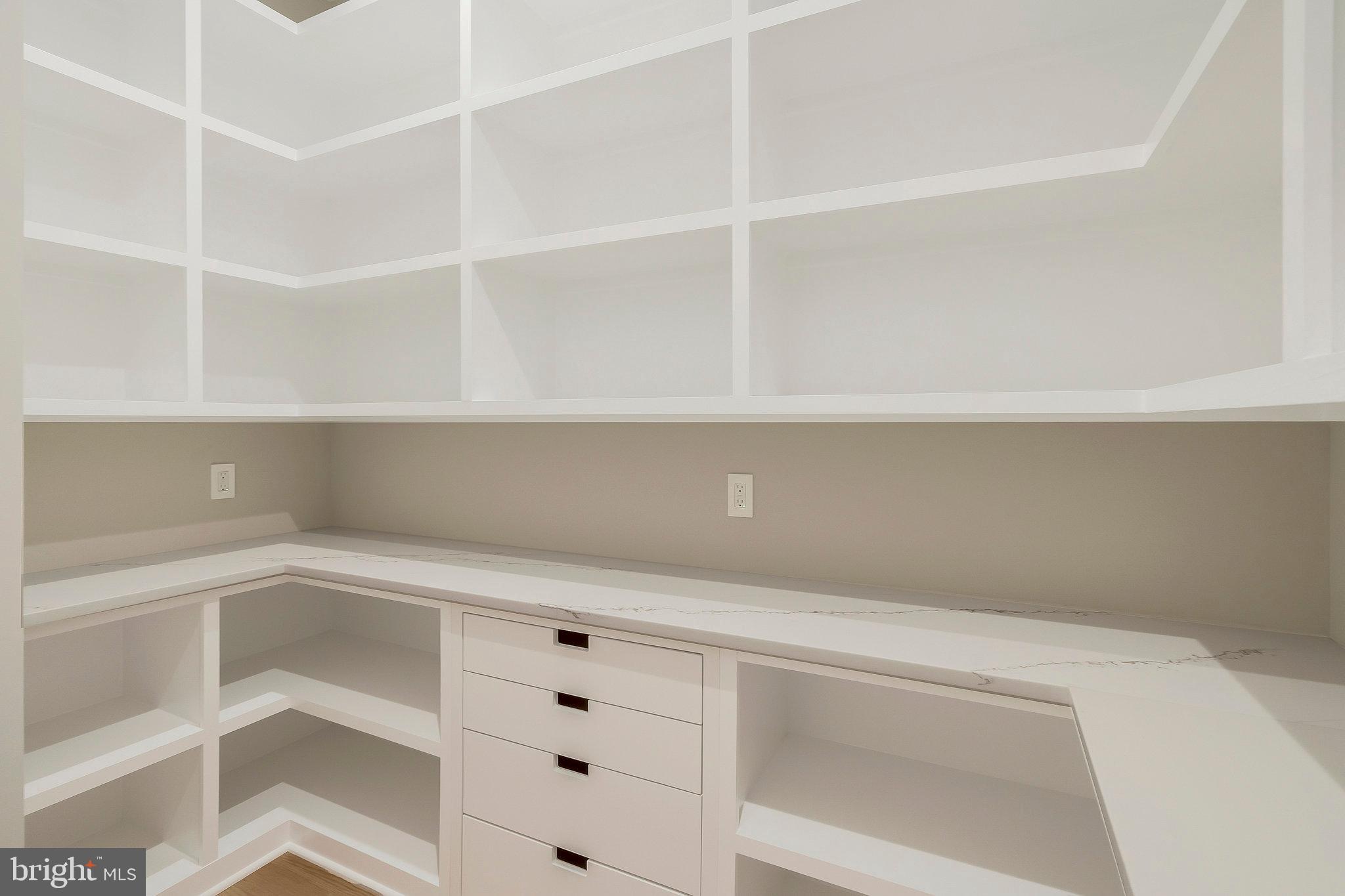 FOXHALL - Residential