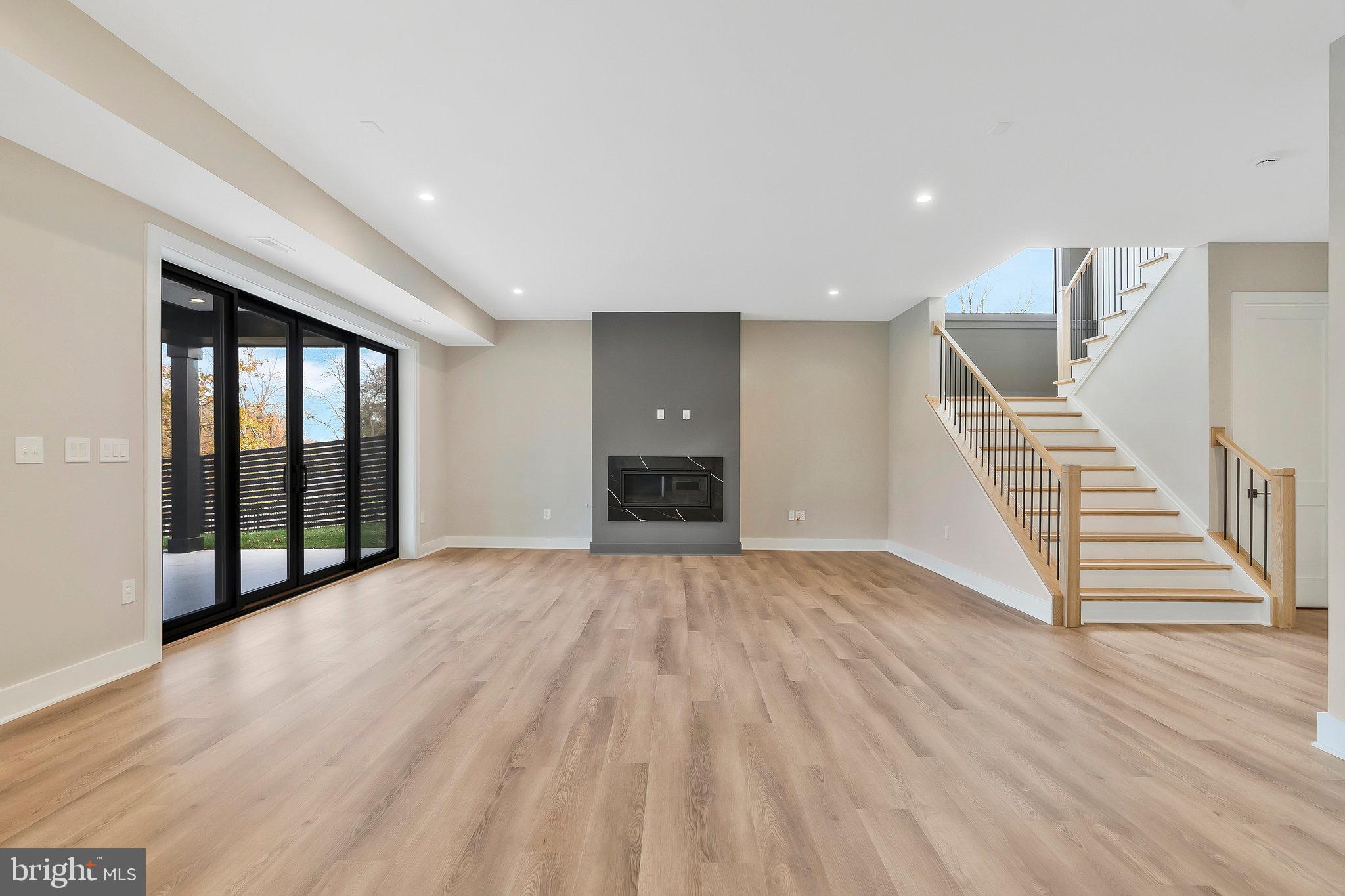 FOXHALL - Residential