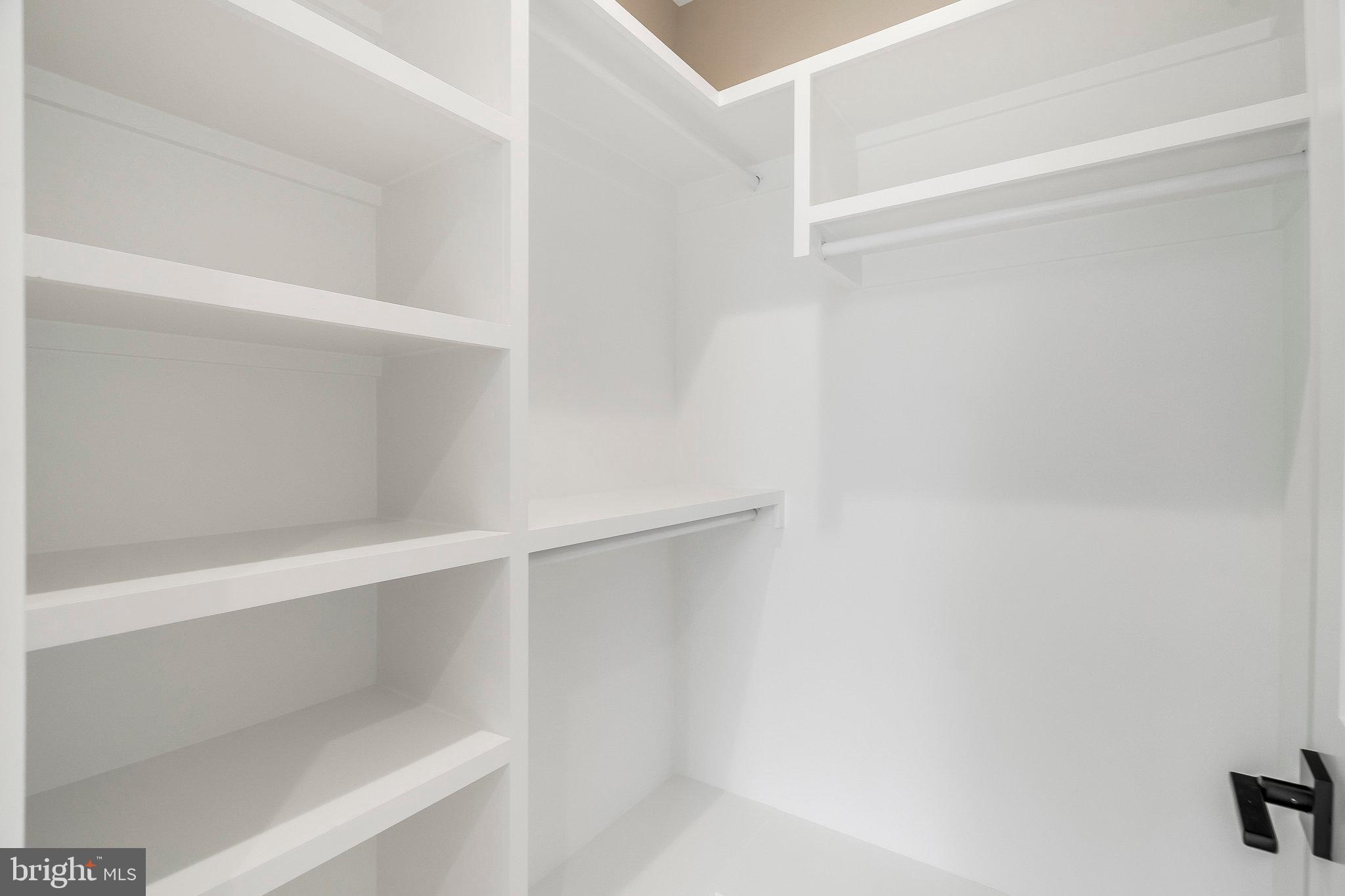 FOXHALL - Residential