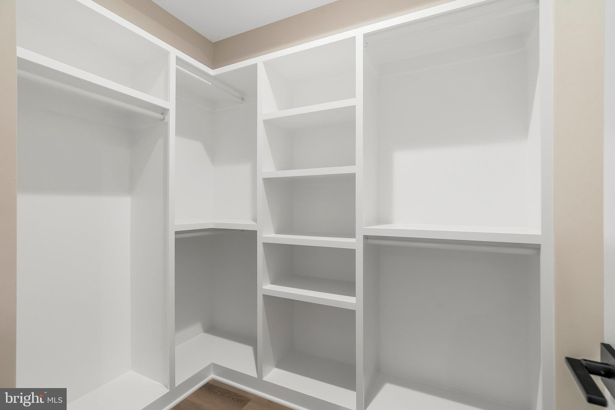 FOXHALL - Residential