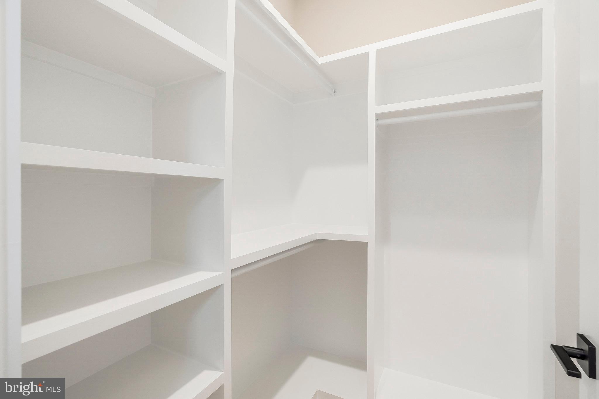 FOXHALL - Residential