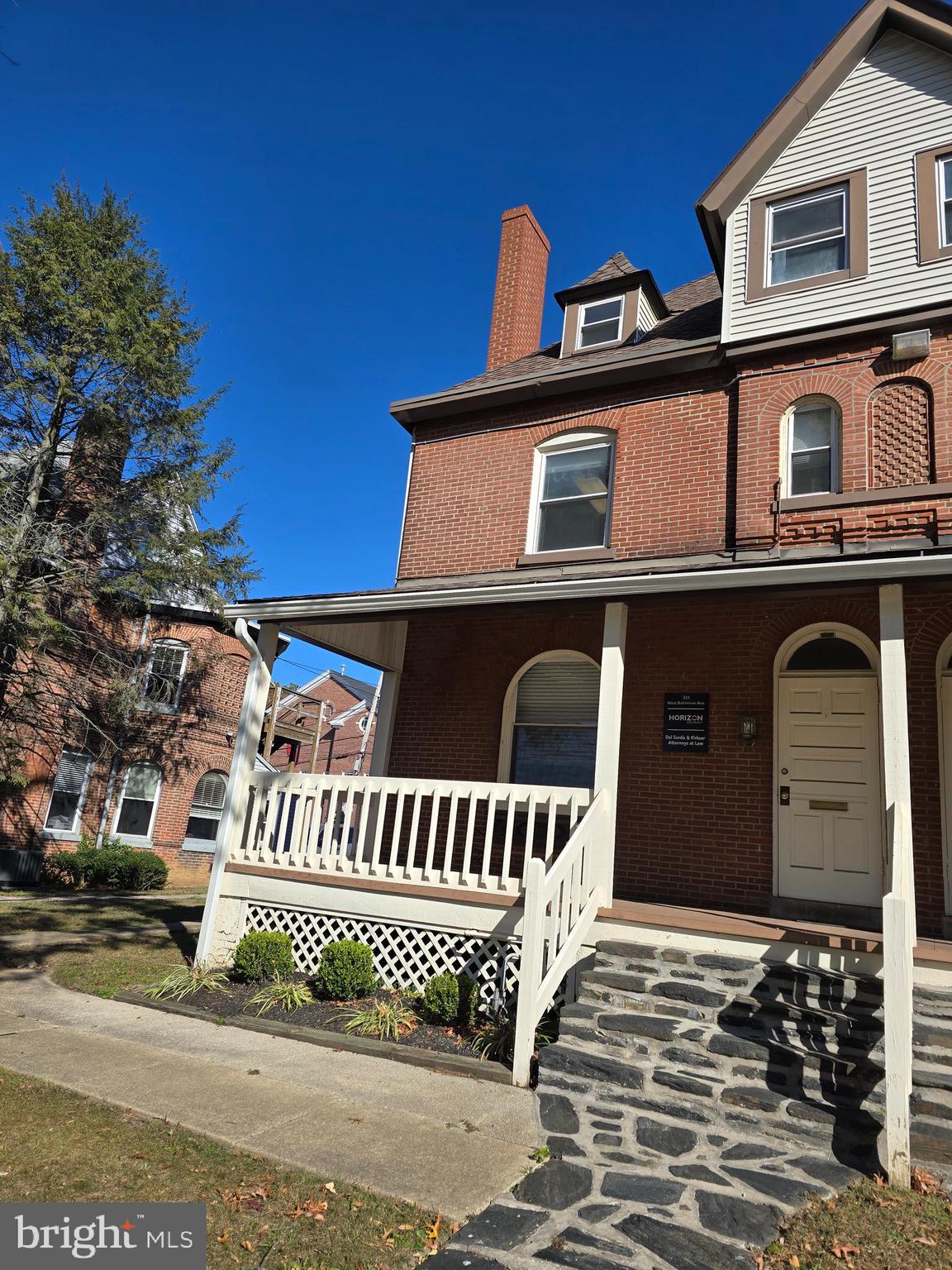 This bulding is being offered with the building next door. $550,000 each half $1,100,000 for both.
3 floors of office
Can be turned into a single family home or multifamily
6 private parking spaces