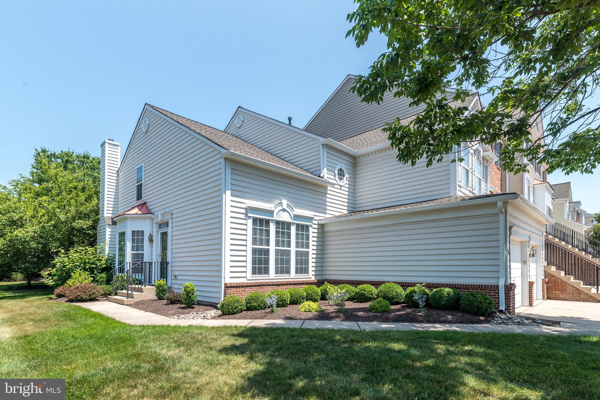 32 ADDISON COURT