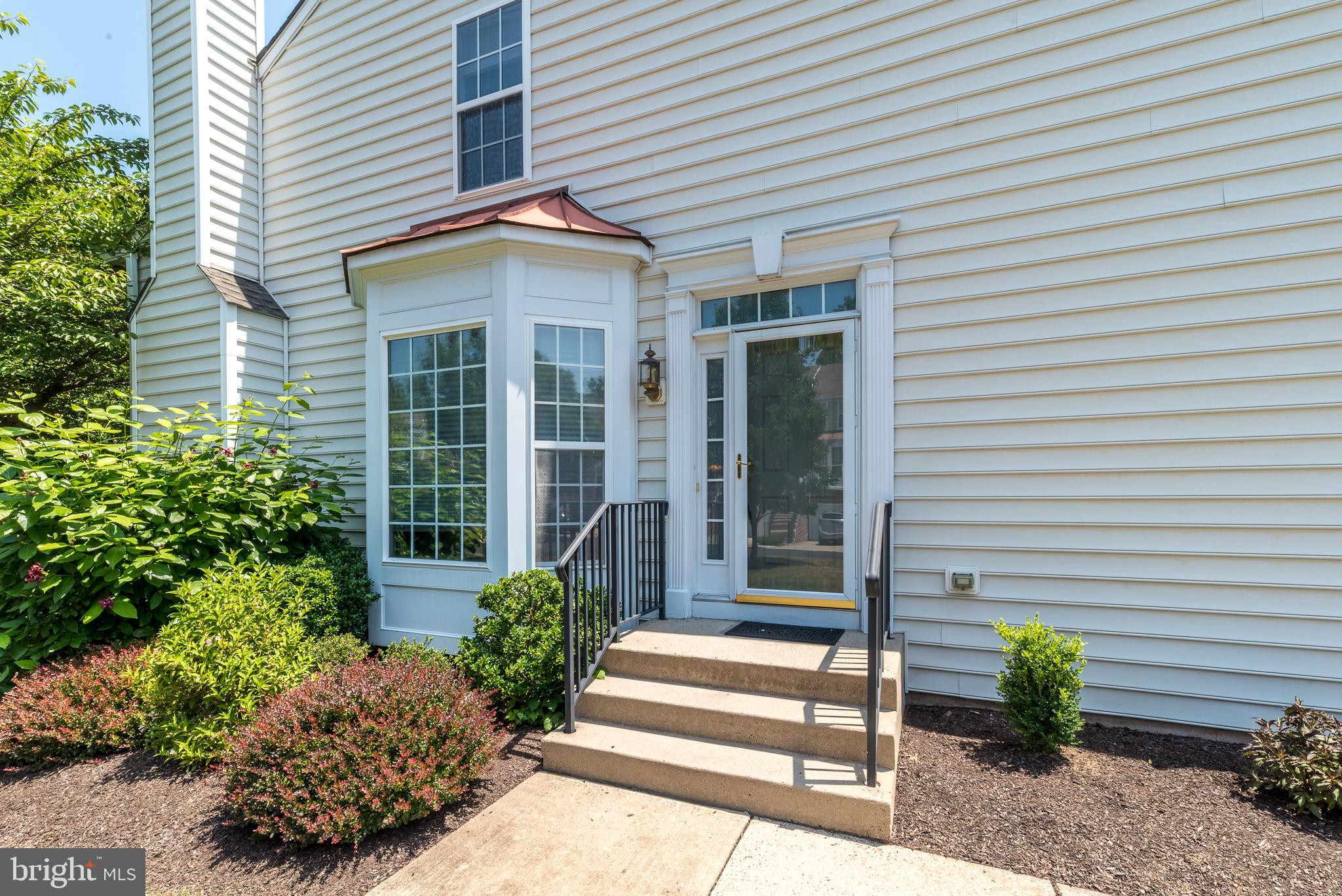 32 ADDISON COURT