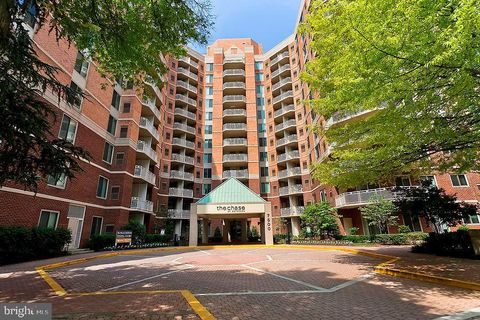 Photo of 7500 WOODMONT AVE #S717, BETHESDA, MD 20814 (MLS # MDMC2098174)