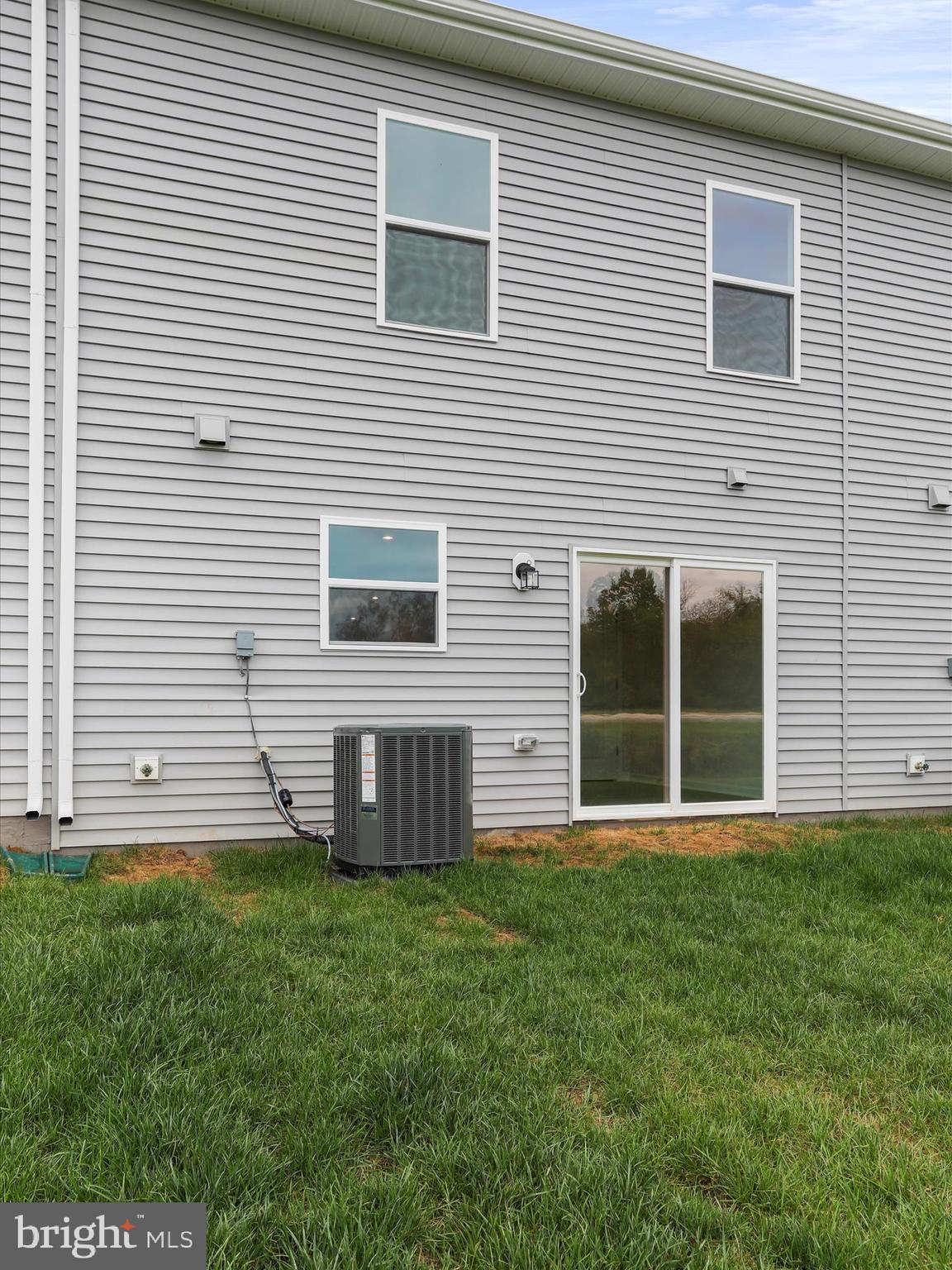 STONE SPRING - Residential Lease