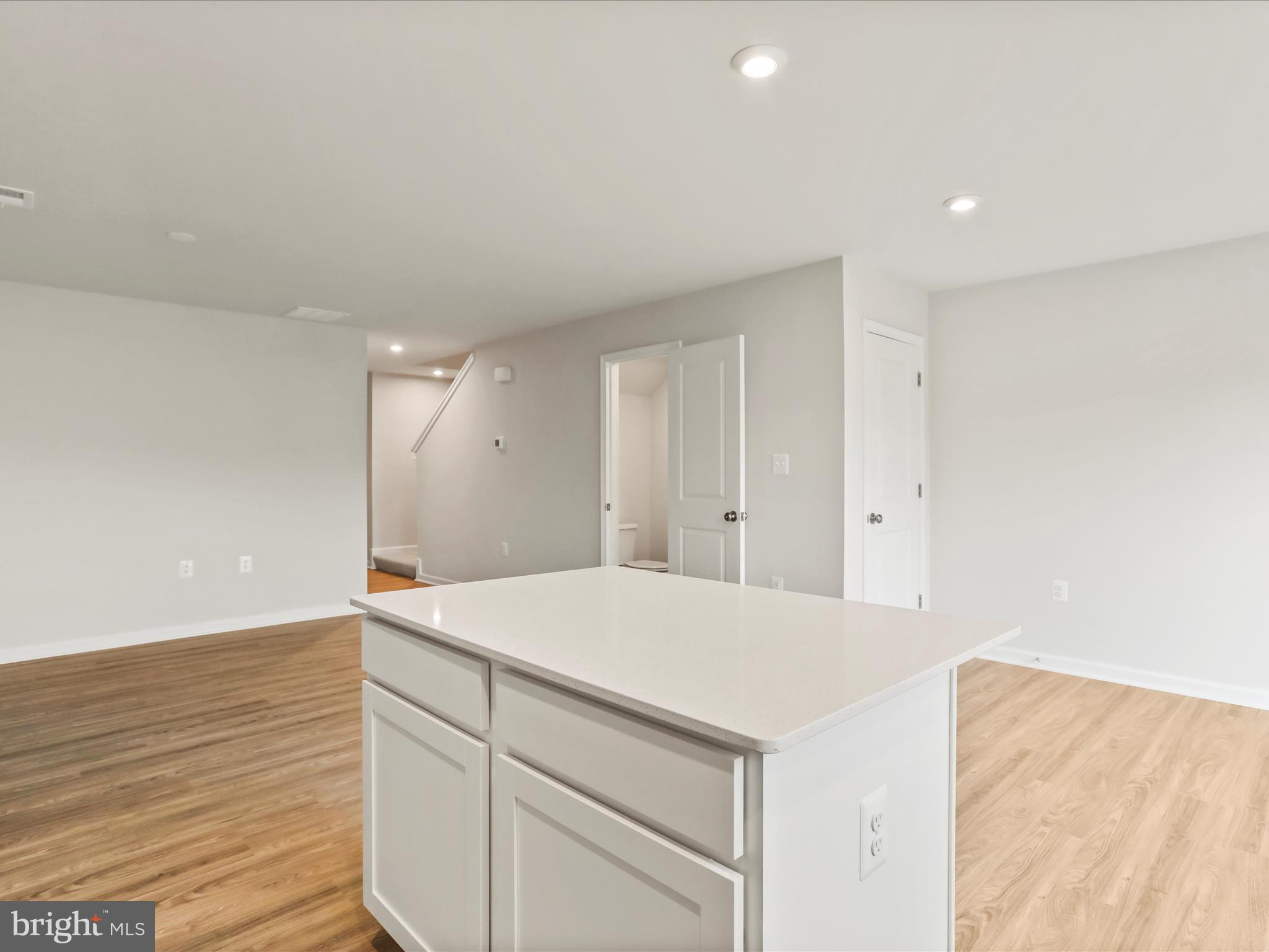 STONE SPRING - Residential Lease