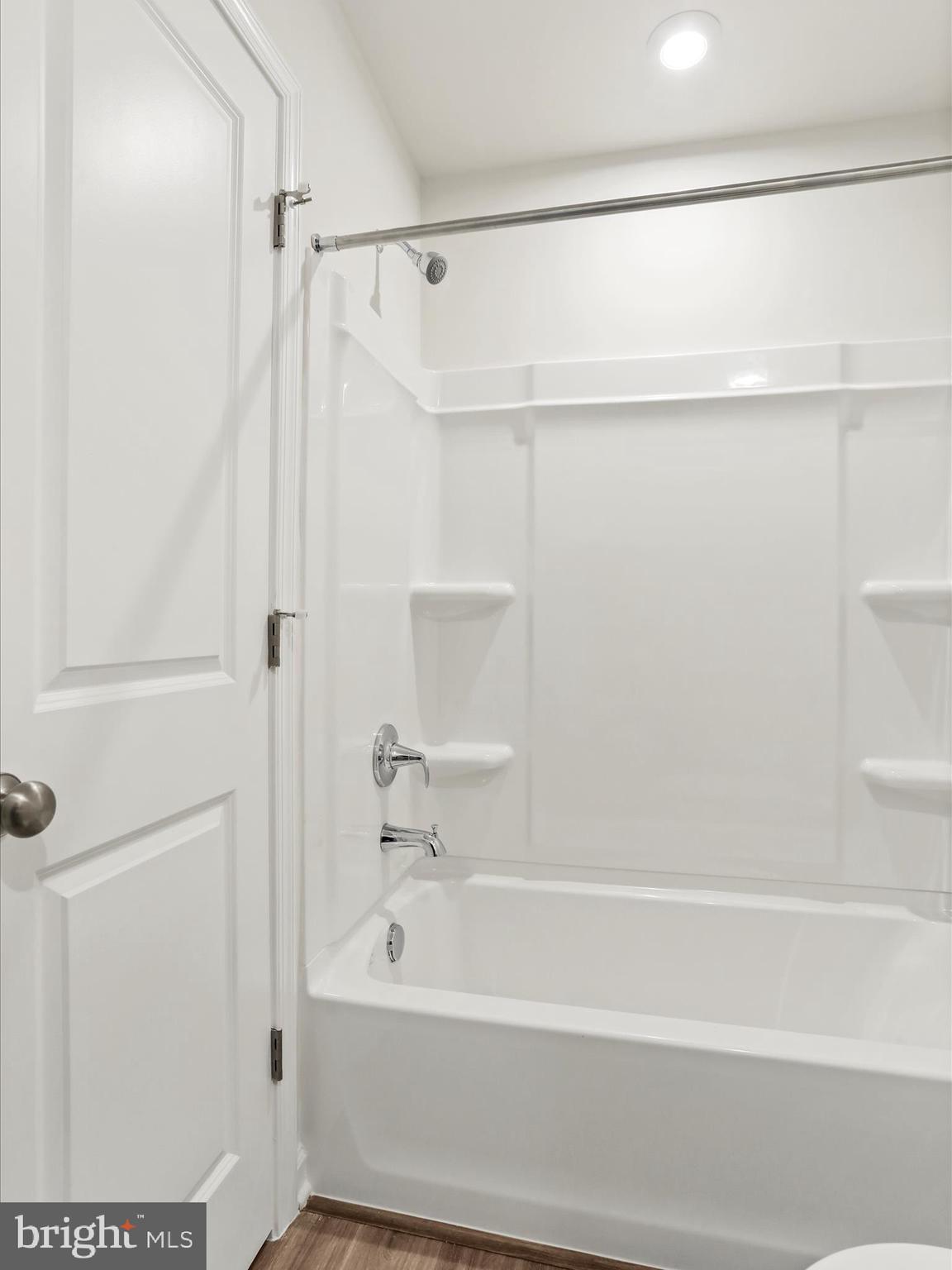 STONE SPRING - Residential Lease