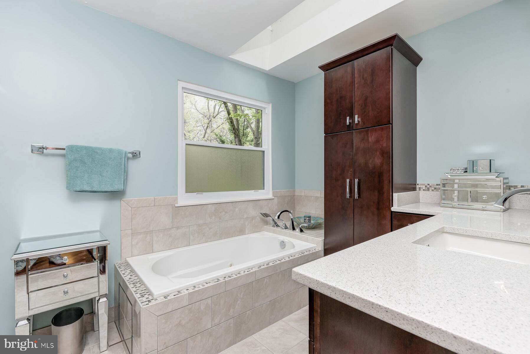 KINGS CONTRIVANCE - Residential