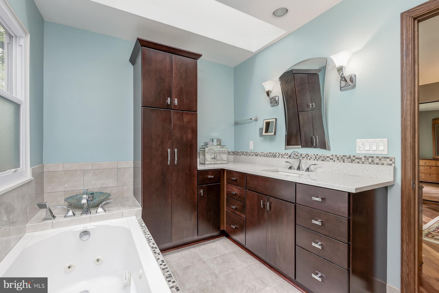 KINGS CONTRIVANCE - Residential