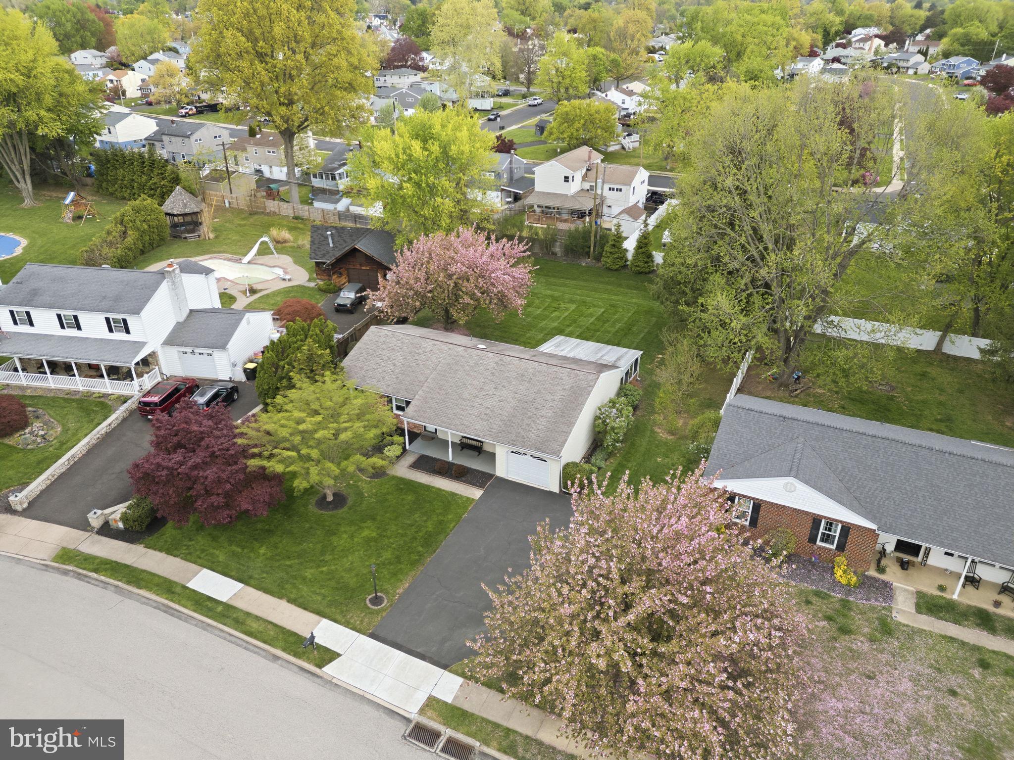 COLONIAL VIL - Residential