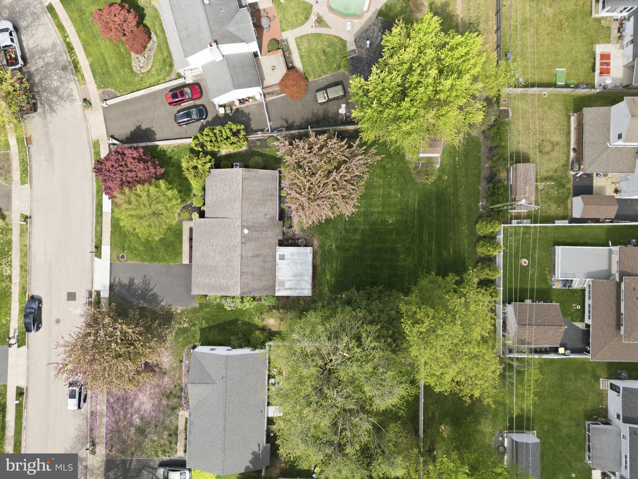 COLONIAL VIL - Residential